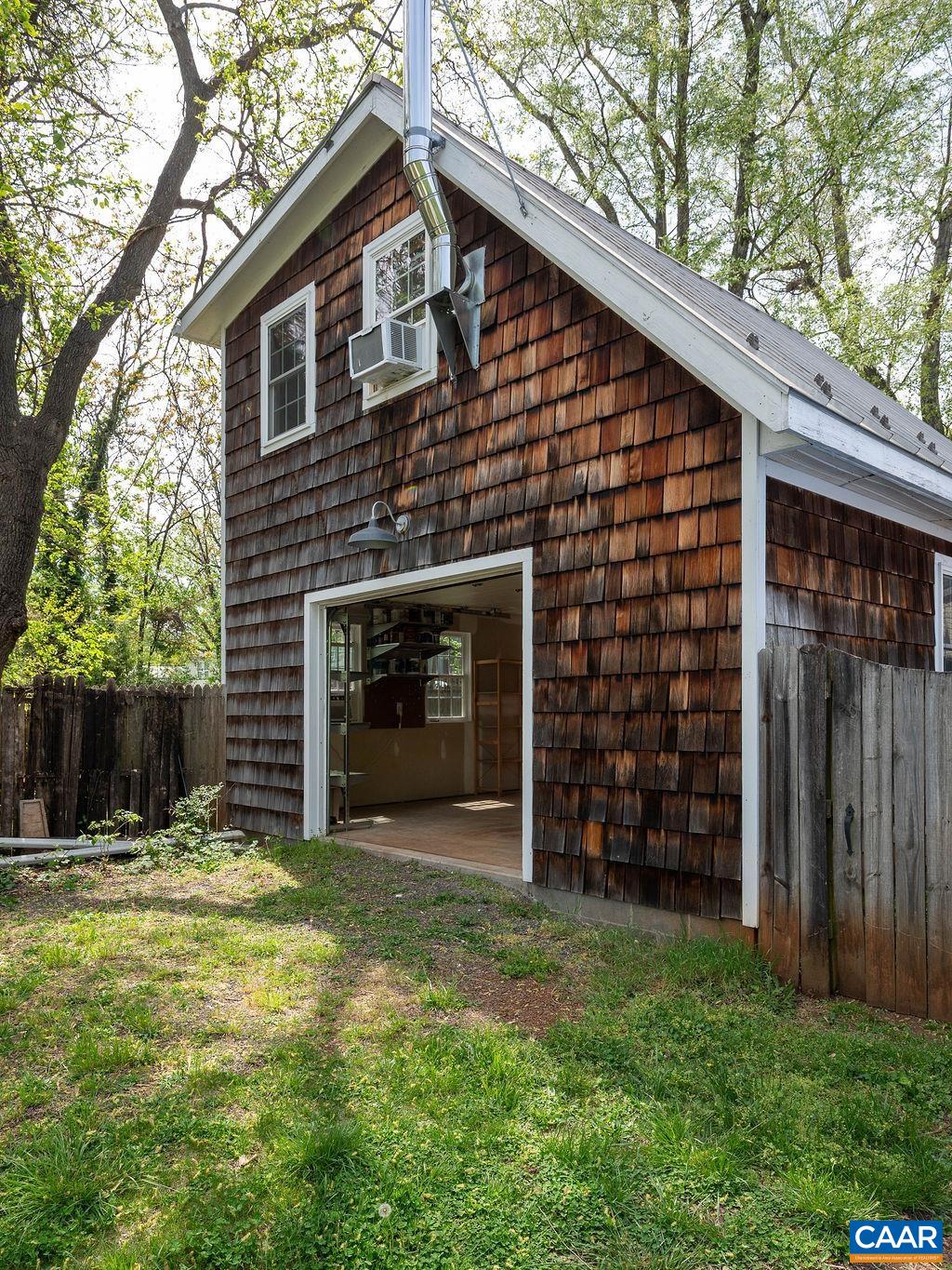 118 GOODMAN ST, CHARLOTTESVILLE, Virginia 22902, 4 Bedrooms Bedrooms, ,3 BathroomsBathrooms,Residential,118 GOODMAN ST,675998 MLS # 675998