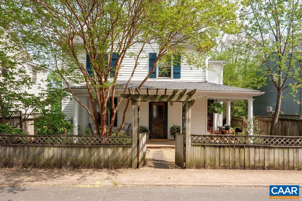 118 GOODMAN ST, CHARLOTTESVILLE, Virginia 22902, 4 Bedrooms Bedrooms, ,3 BathroomsBathrooms,Residential,118 GOODMAN ST,675998 MLS # 675998