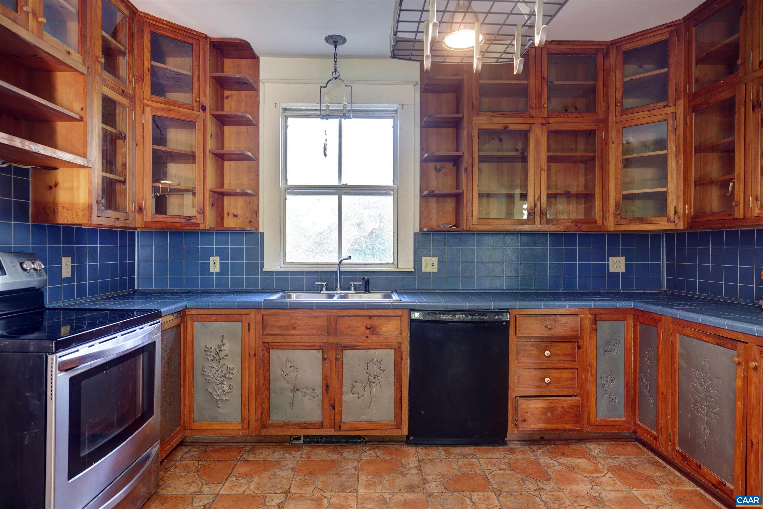 26 VINEYARD DR, MILLBORO, Virginia 24460, 3 Bedrooms Bedrooms, ,2 BathroomsBathrooms,Residential,26 VINEYARD DR,676000 MLS # 676000