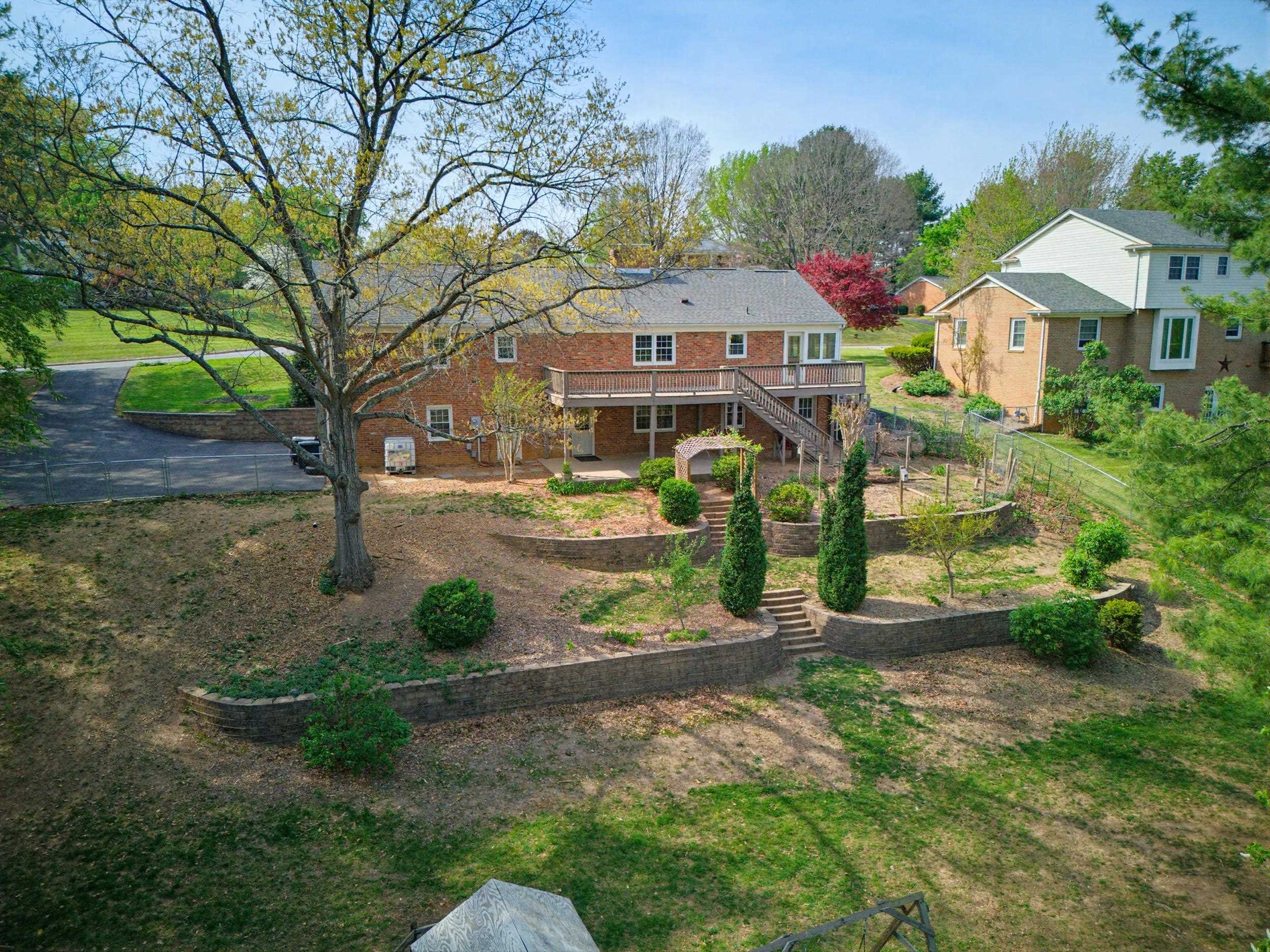 505 VICTORIA DR, STAUNTON, Virginia 24401, 4 Bedrooms Bedrooms, ,3 BathroomsBathrooms,Residential,505 Victoria Dr. Staunton VA 24401,505 VICTORIA DR,676002 MLS # 676002