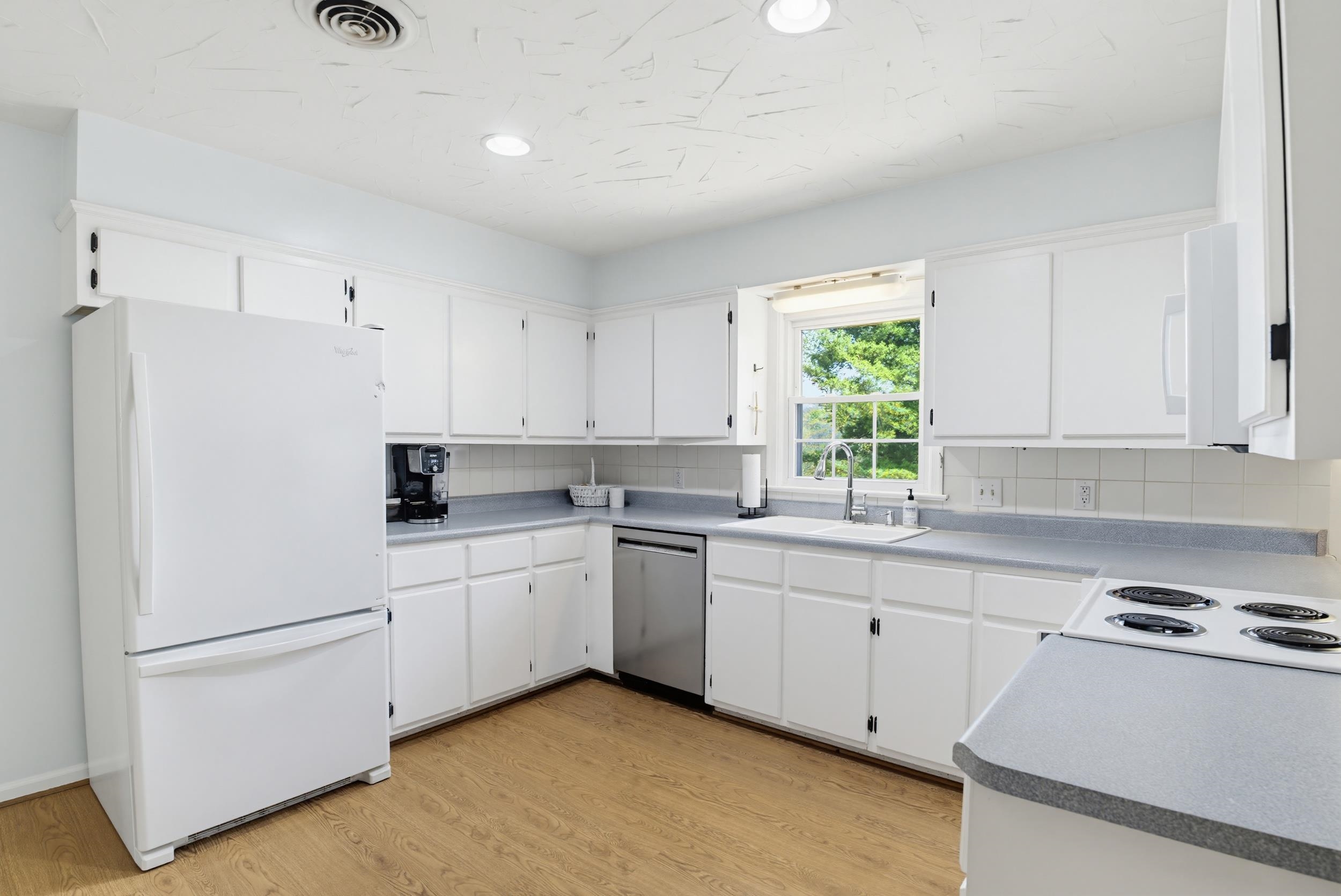 505 VICTORIA DR, STAUNTON, Virginia 24401, 4 Bedrooms Bedrooms, ,3 BathroomsBathrooms,Residential,505 Victoria Dr. Staunton VA 24401,505 VICTORIA DR,676002 MLS # 676002