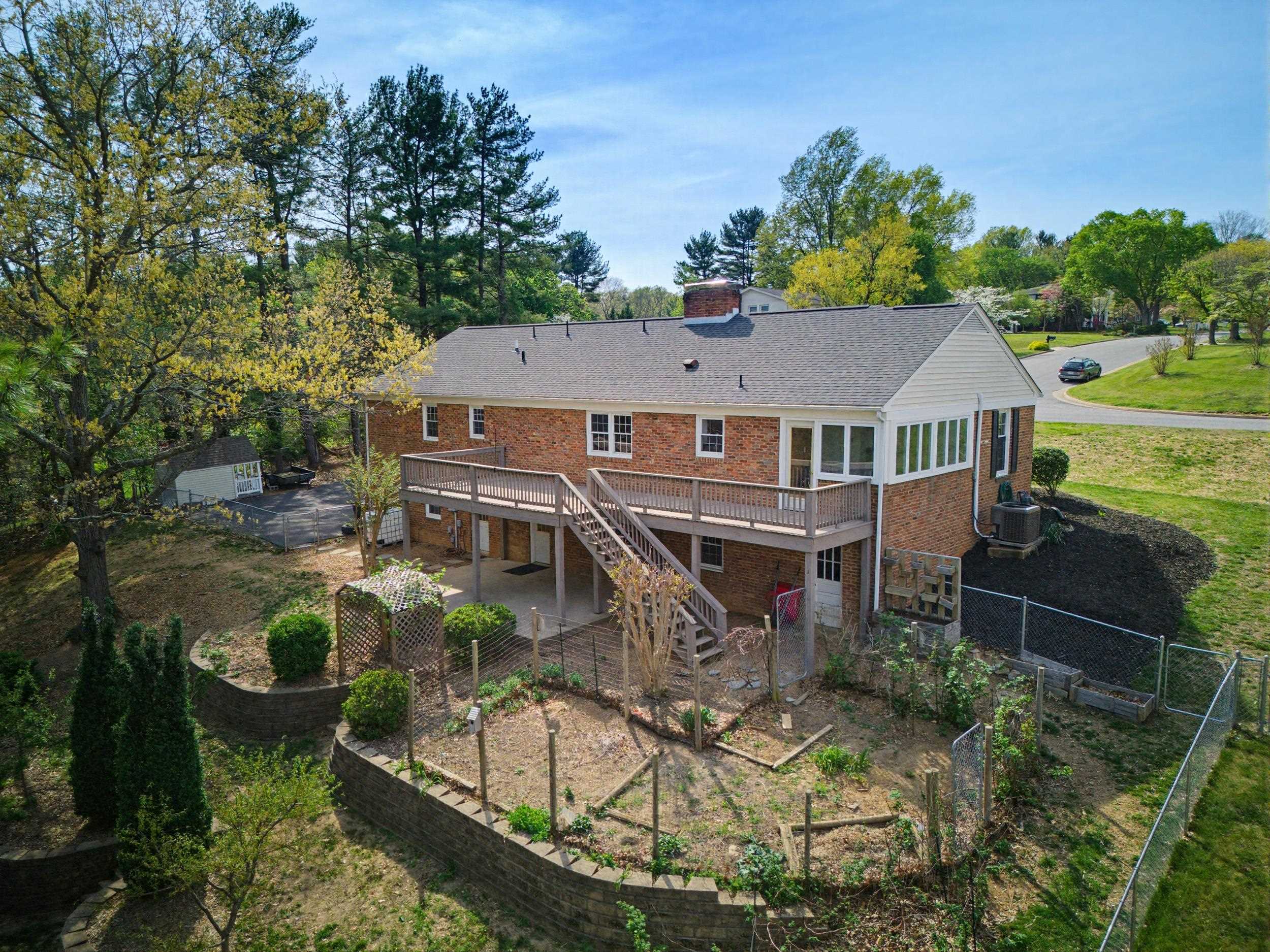 505 VICTORIA DR, STAUNTON, Virginia 24401, 4 Bedrooms Bedrooms, ,3 BathroomsBathrooms,Residential,505 Victoria Dr. Staunton VA 24401,505 VICTORIA DR,676002 MLS # 676002