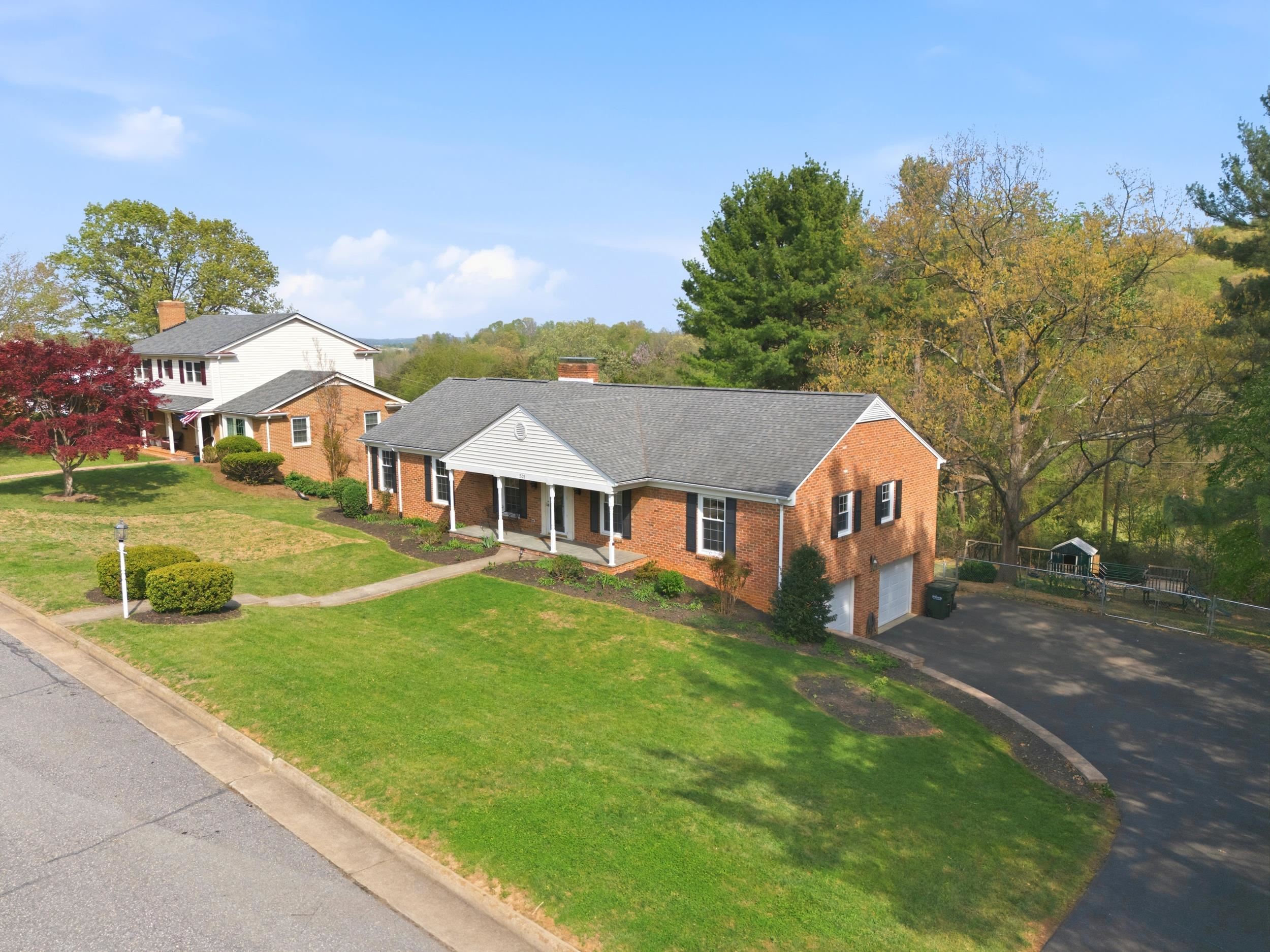 505 VICTORIA DR, STAUNTON, Virginia 24401, 4 Bedrooms Bedrooms, ,3 BathroomsBathrooms,Residential,505 Victoria Dr. Staunton VA 24401,505 VICTORIA DR,676002 MLS # 676002