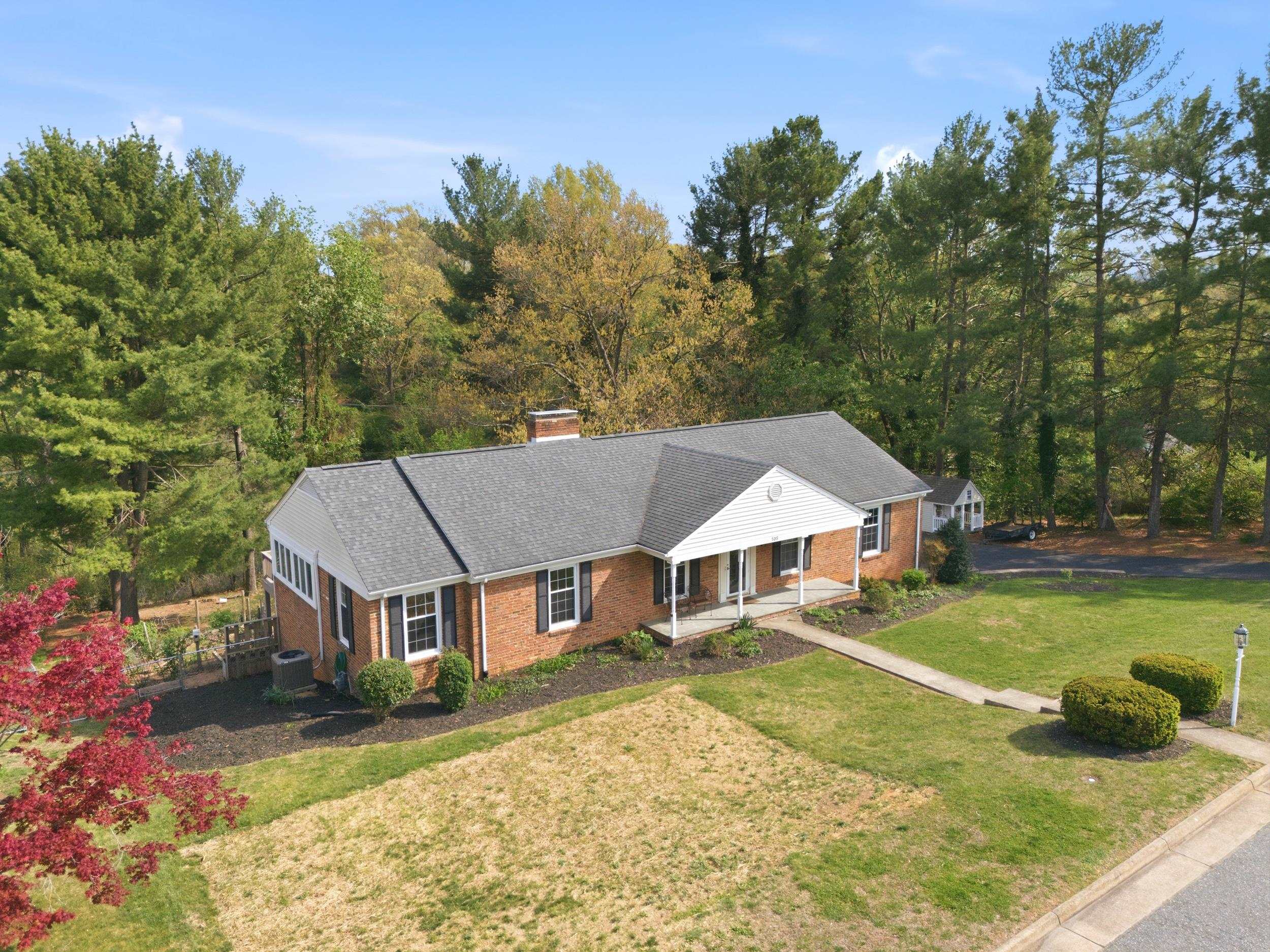 505 VICTORIA DR, STAUNTON, Virginia 24401, 4 Bedrooms Bedrooms, ,3 BathroomsBathrooms,Residential,505 Victoria Dr. Staunton VA 24401,505 VICTORIA DR,676002 MLS # 676002