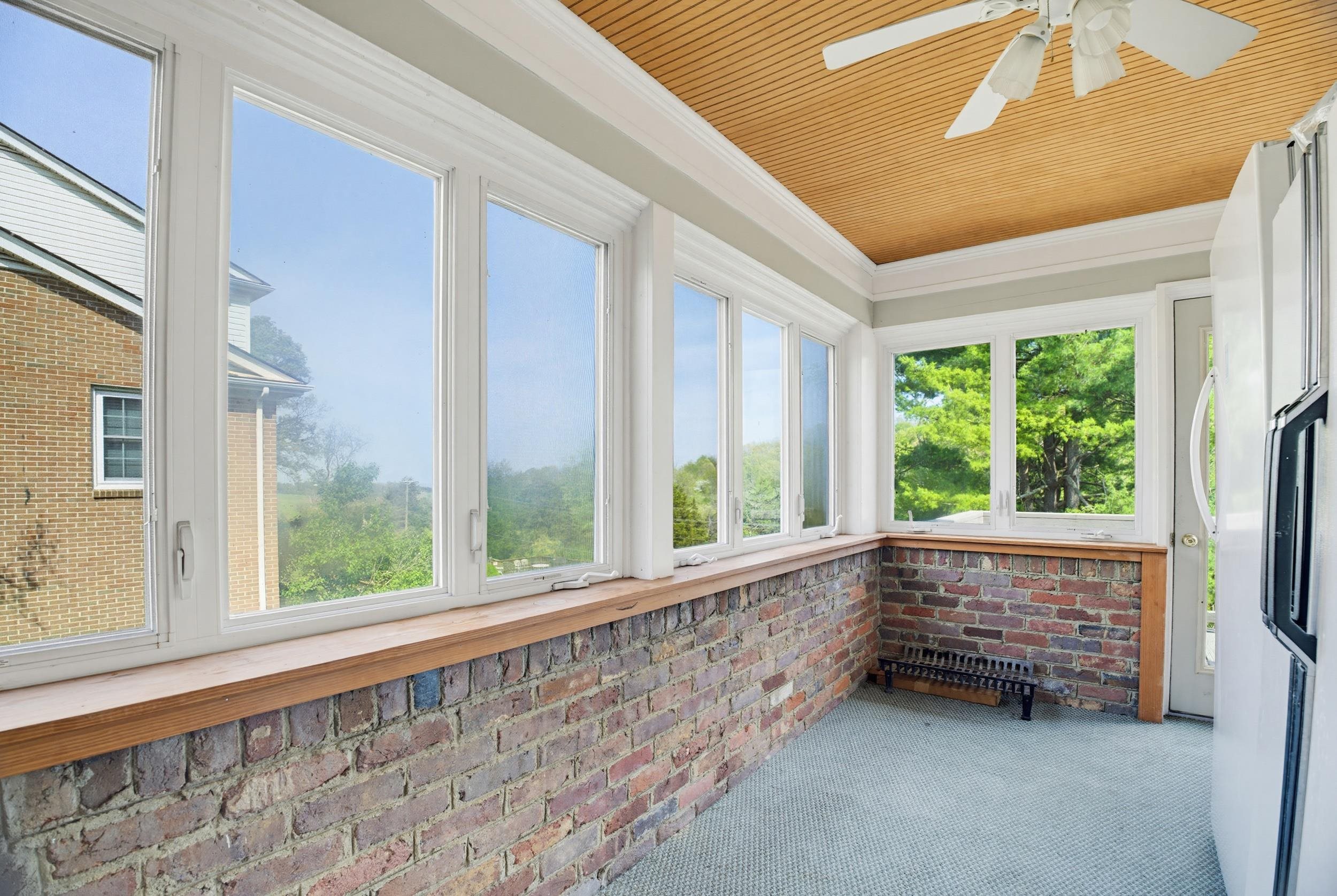 505 VICTORIA DR, STAUNTON, Virginia 24401, 4 Bedrooms Bedrooms, ,3 BathroomsBathrooms,Residential,505 Victoria Dr. Staunton VA 24401,505 VICTORIA DR,676002 MLS # 676002