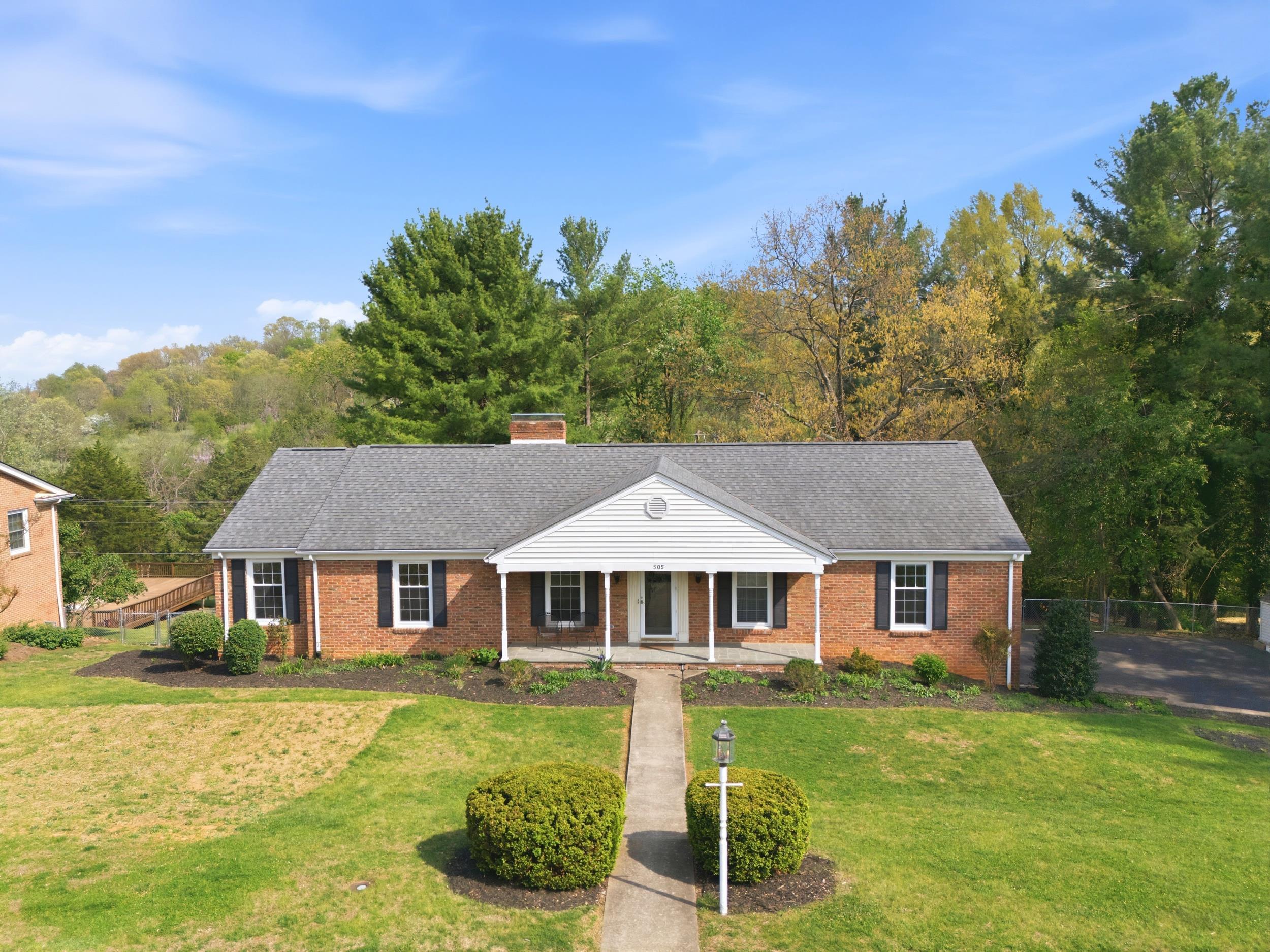 505 VICTORIA DR, STAUNTON, Virginia 24401, 4 Bedrooms Bedrooms, ,3 BathroomsBathrooms,Residential,505 Victoria Dr. Staunton VA 24401,505 VICTORIA DR,676002 MLS # 676002