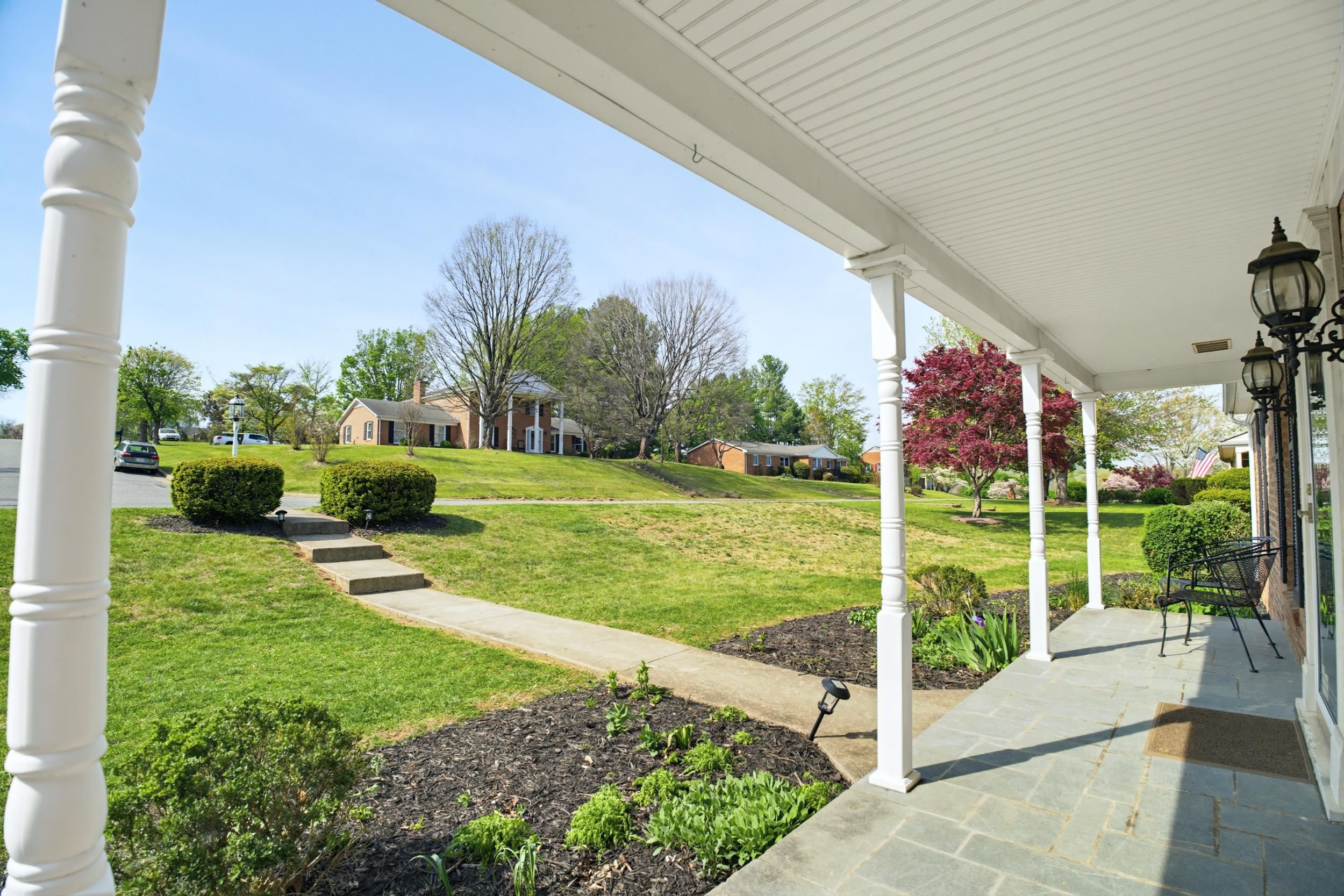 505 VICTORIA DR, STAUNTON, Virginia 24401, 4 Bedrooms Bedrooms, ,3 BathroomsBathrooms,Residential,505 Victoria Dr. Staunton VA 24401,505 VICTORIA DR,676002 MLS # 676002