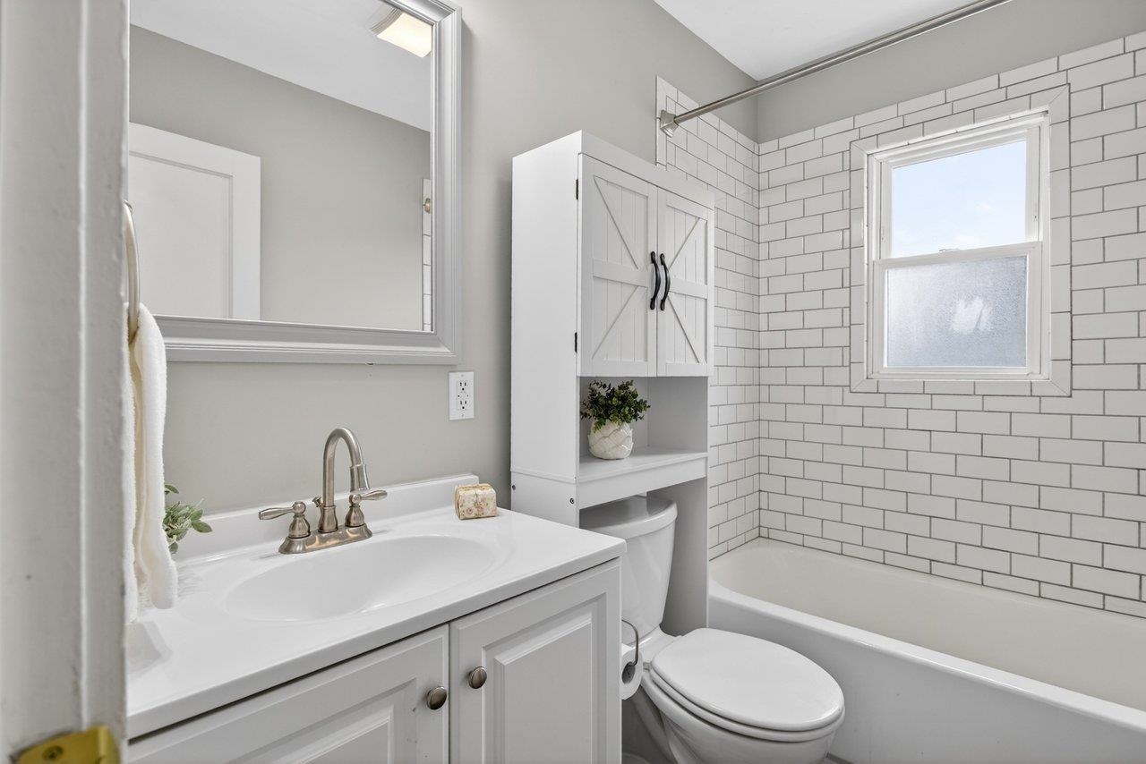 1856 GRAVELS RD, ROCKINGHAM, Virginia 22802, 2 Bedrooms Bedrooms, ,1 BathroomBathrooms,Residential,1856 GRAVELS RD,676004 MLS # 676004