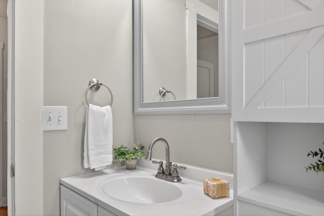 1856 GRAVELS RD, ROCKINGHAM, Virginia 22802, 2 Bedrooms Bedrooms, ,1 BathroomBathrooms,Residential,1856 GRAVELS RD,676004 MLS # 676004