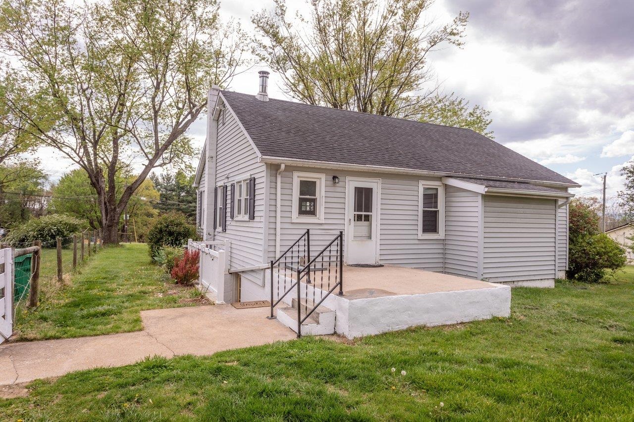 1856 GRAVELS RD, ROCKINGHAM, Virginia 22802, 2 Bedrooms Bedrooms, ,1 BathroomBathrooms,Residential,1856 GRAVELS RD,676004 MLS # 676004