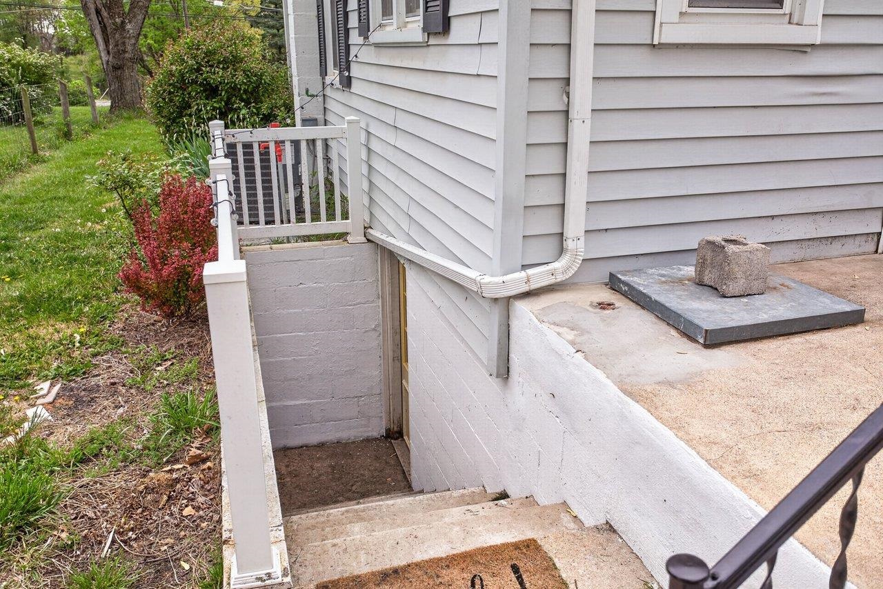 1856 GRAVELS RD, ROCKINGHAM, Virginia 22802, 2 Bedrooms Bedrooms, ,1 BathroomBathrooms,Residential,1856 GRAVELS RD,676004 MLS # 676004