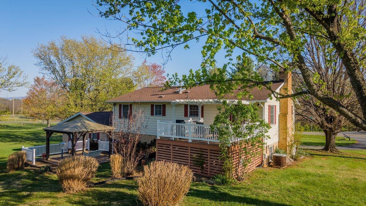 1341 SMITHLAND RD, HARRISONBURG, Virginia 22802, 5 Bedrooms Bedrooms, ,2 BathroomsBathrooms,Residential,1341 SMITHLAND RD,676006 MLS # 676006