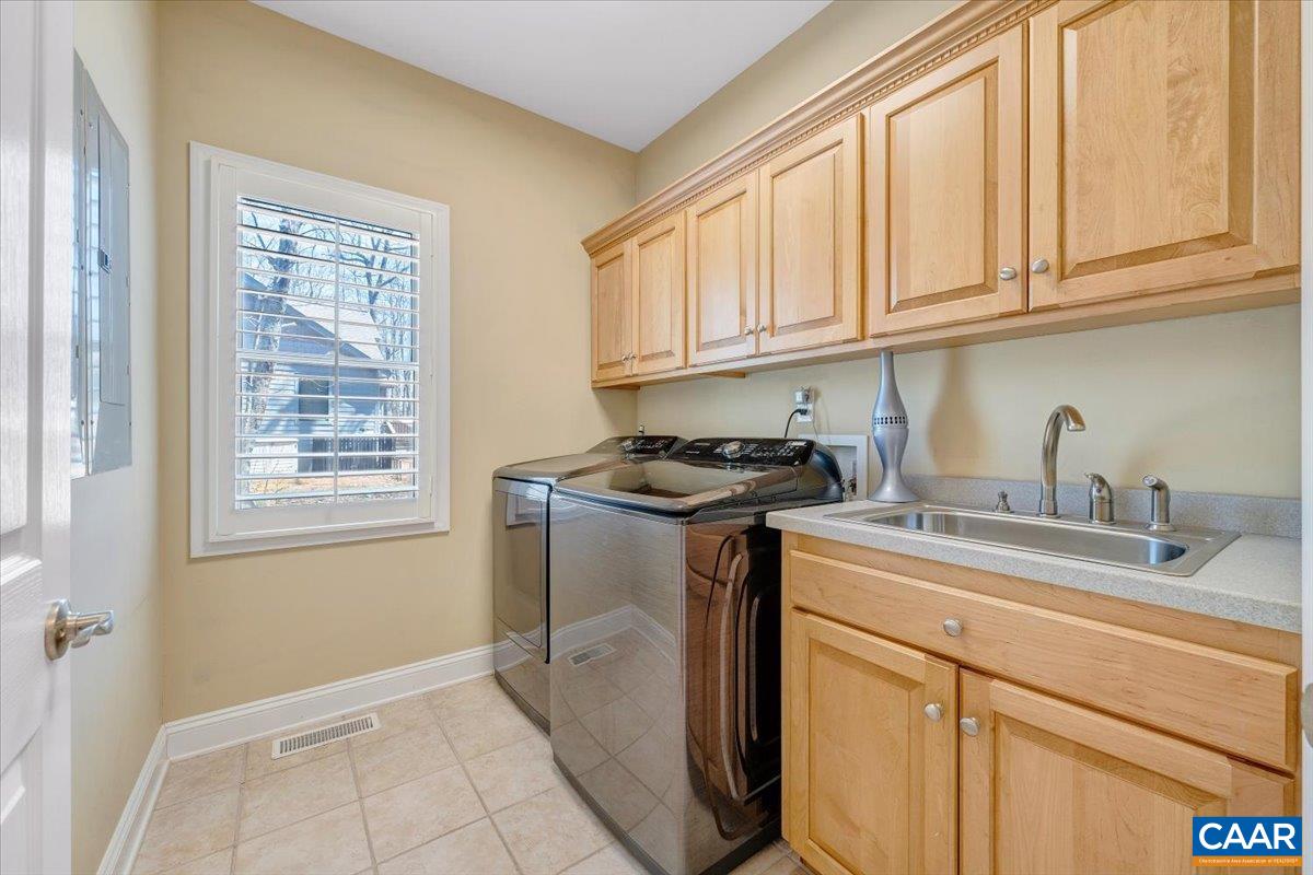 115 HEMLOCK DR, WINTERGREEN RESORT, Virginia 22967, 5 Bedrooms Bedrooms, ,3 BathroomsBathrooms,Residential,115 HEMLOCK DR,676009 MLS # 676009