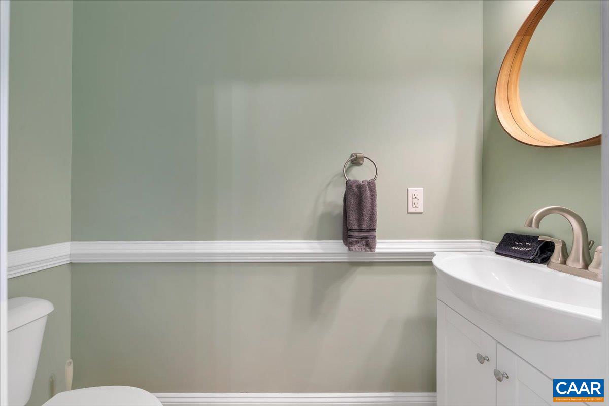 115 HEMLOCK DR, WINTERGREEN RESORT, Virginia 22967, 5 Bedrooms Bedrooms, ,3 BathroomsBathrooms,Residential,115 HEMLOCK DR,676009 MLS # 676009