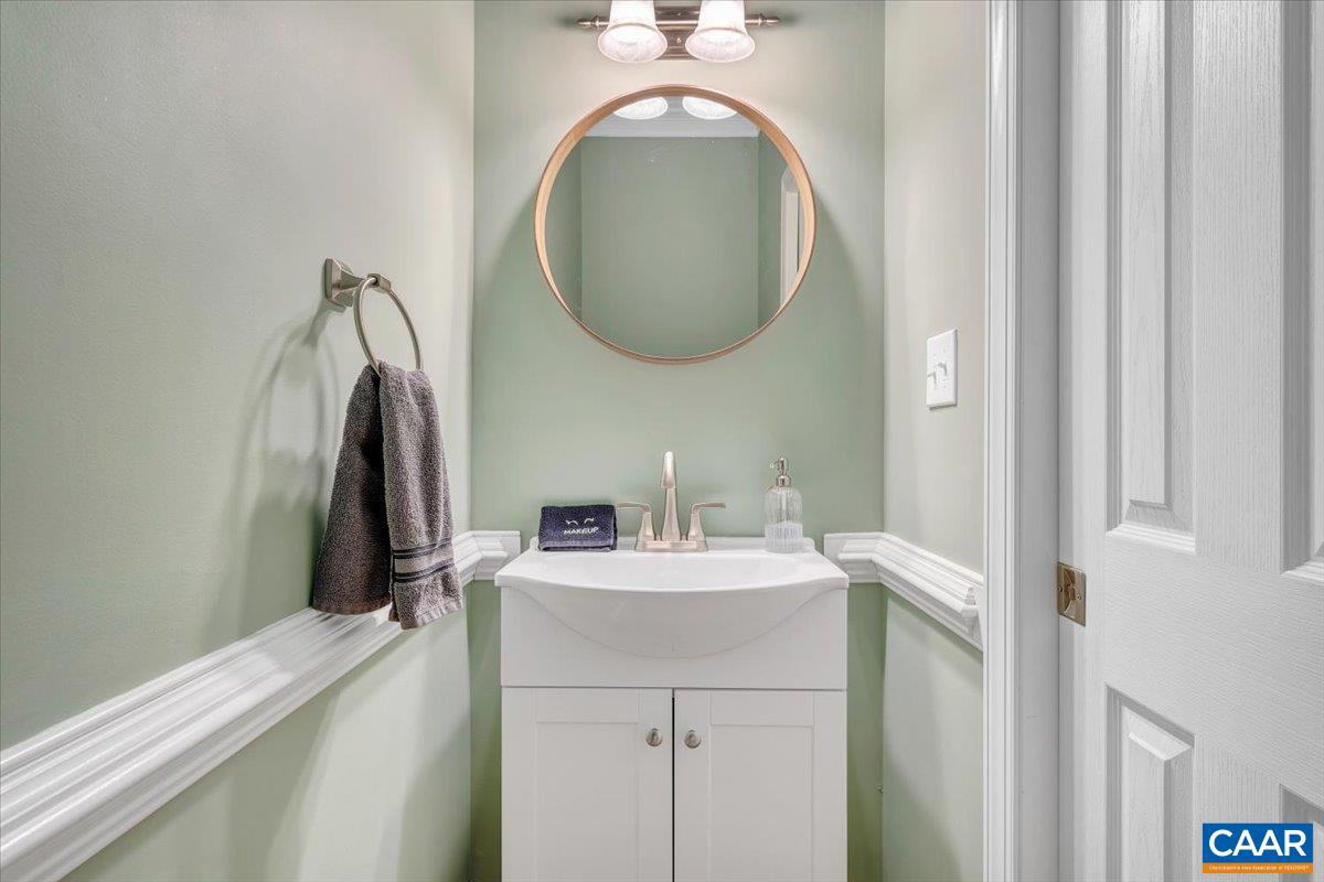 115 HEMLOCK DR, WINTERGREEN RESORT, Virginia 22967, 5 Bedrooms Bedrooms, ,3 BathroomsBathrooms,Residential,115 HEMLOCK DR,676009 MLS # 676009