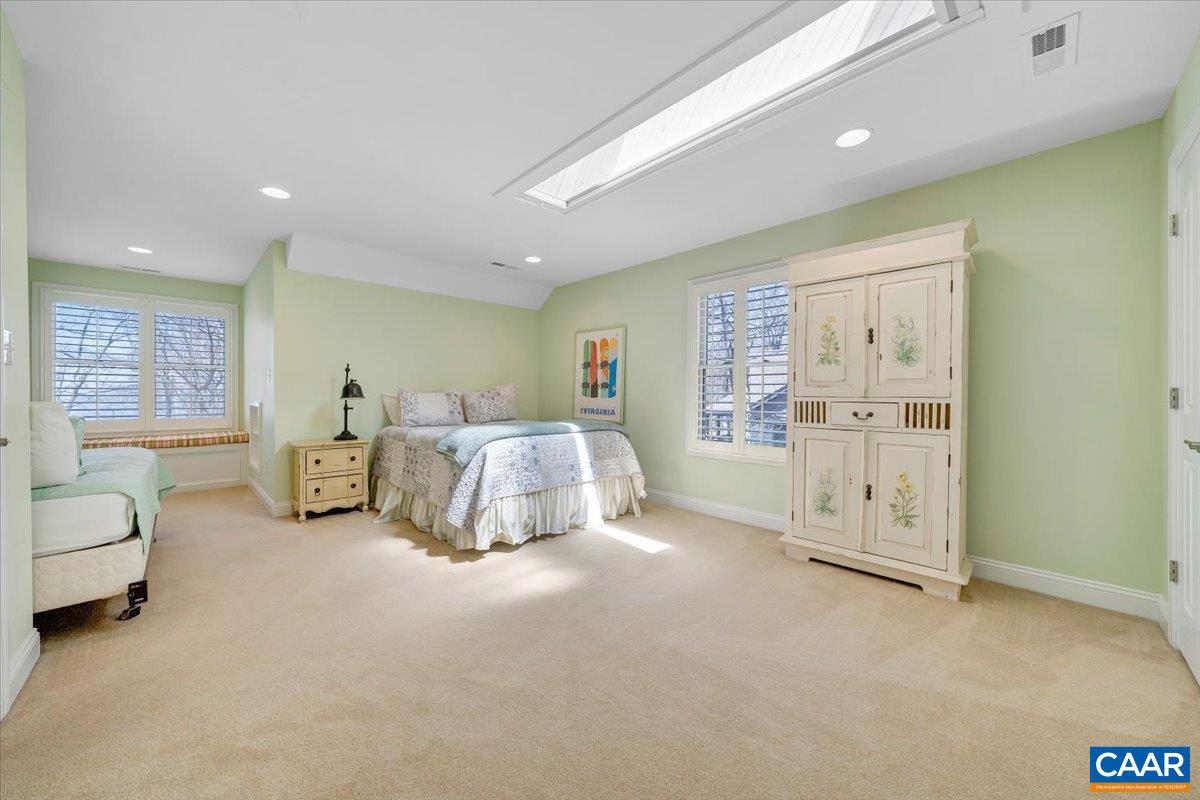 115 HEMLOCK DR, WINTERGREEN RESORT, Virginia 22967, 5 Bedrooms Bedrooms, ,3 BathroomsBathrooms,Residential,115 HEMLOCK DR,676009 MLS # 676009