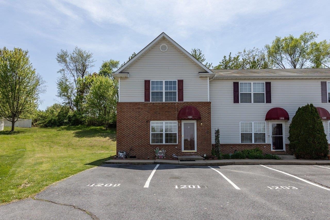 1201 WORDSWORTH CT, HARRISONBURG, Virginia 22802, 3 Bedrooms Bedrooms, ,2 BathroomsBathrooms,Residential,1201 WORDSWORTH CT,676014 MLS # 676014