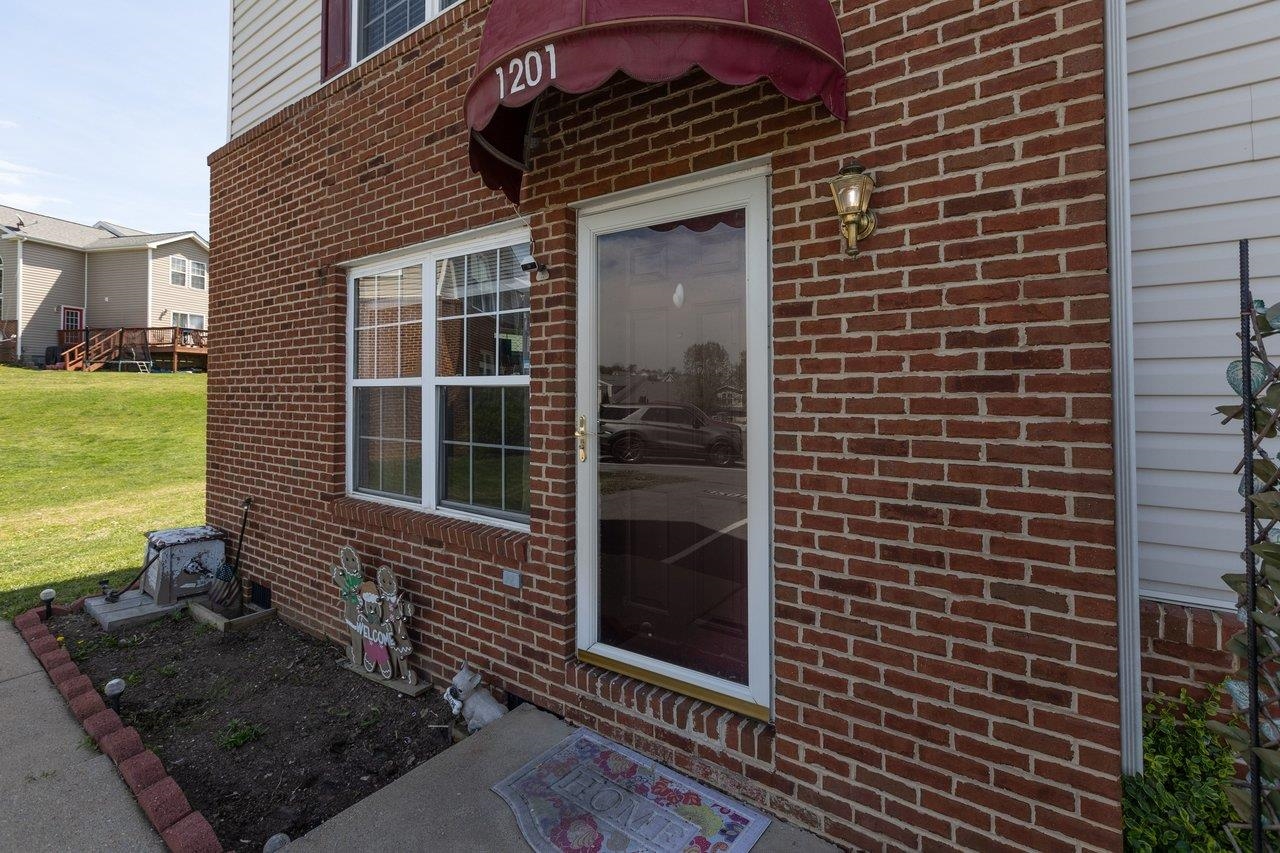 1201 WORDSWORTH CT, HARRISONBURG, Virginia 22802, 3 Bedrooms Bedrooms, ,2 BathroomsBathrooms,Residential,1201 WORDSWORTH CT,676014 MLS # 676014