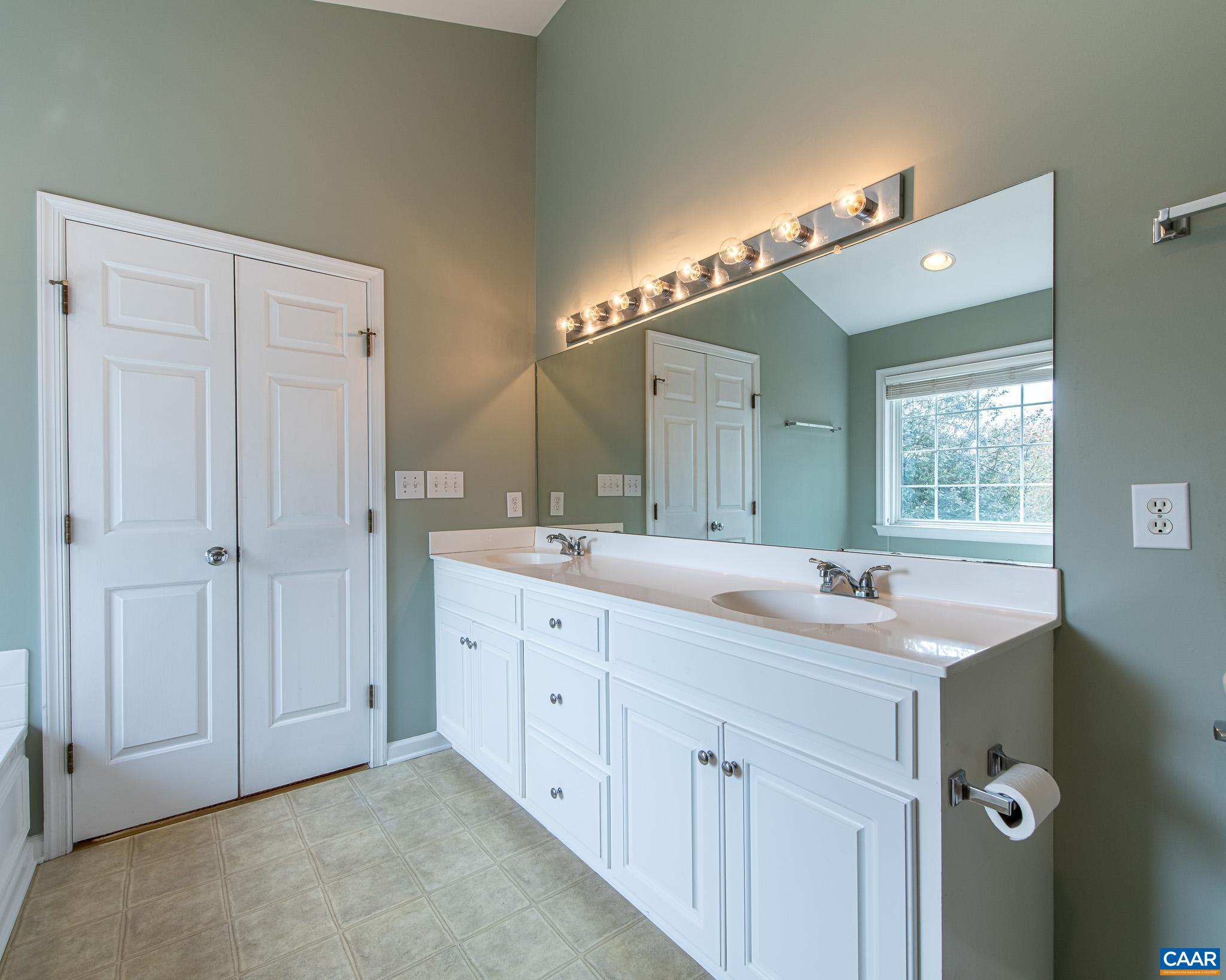 352 LEAPING FOX CT, CHARLOTTESVILLE, Virginia 22902, 4 Bedrooms Bedrooms, ,2 BathroomsBathrooms,Residential,352 LEAPING FOX CT,676016 MLS # 676016