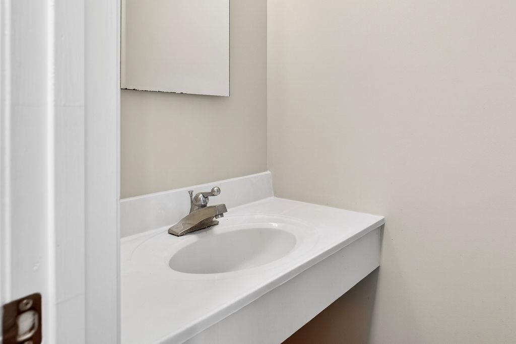 2333 MORRIS MILL RD, STAUNTON, Virginia 24401, 2 Bedrooms Bedrooms, ,1 BathroomBathrooms,Residential,2333 MORRIS MILL RD,676018 MLS # 676018