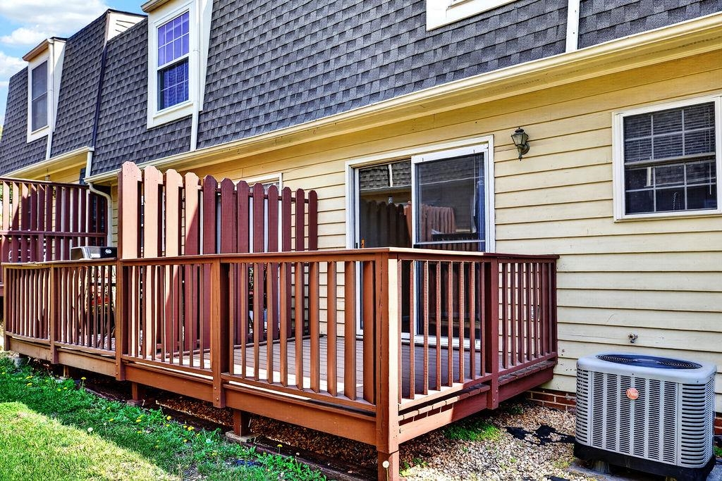 2333 MORRIS MILL RD, STAUNTON, Virginia 24401, 2 Bedrooms Bedrooms, ,1 BathroomBathrooms,Residential,2333 MORRIS MILL RD,676018 MLS # 676018