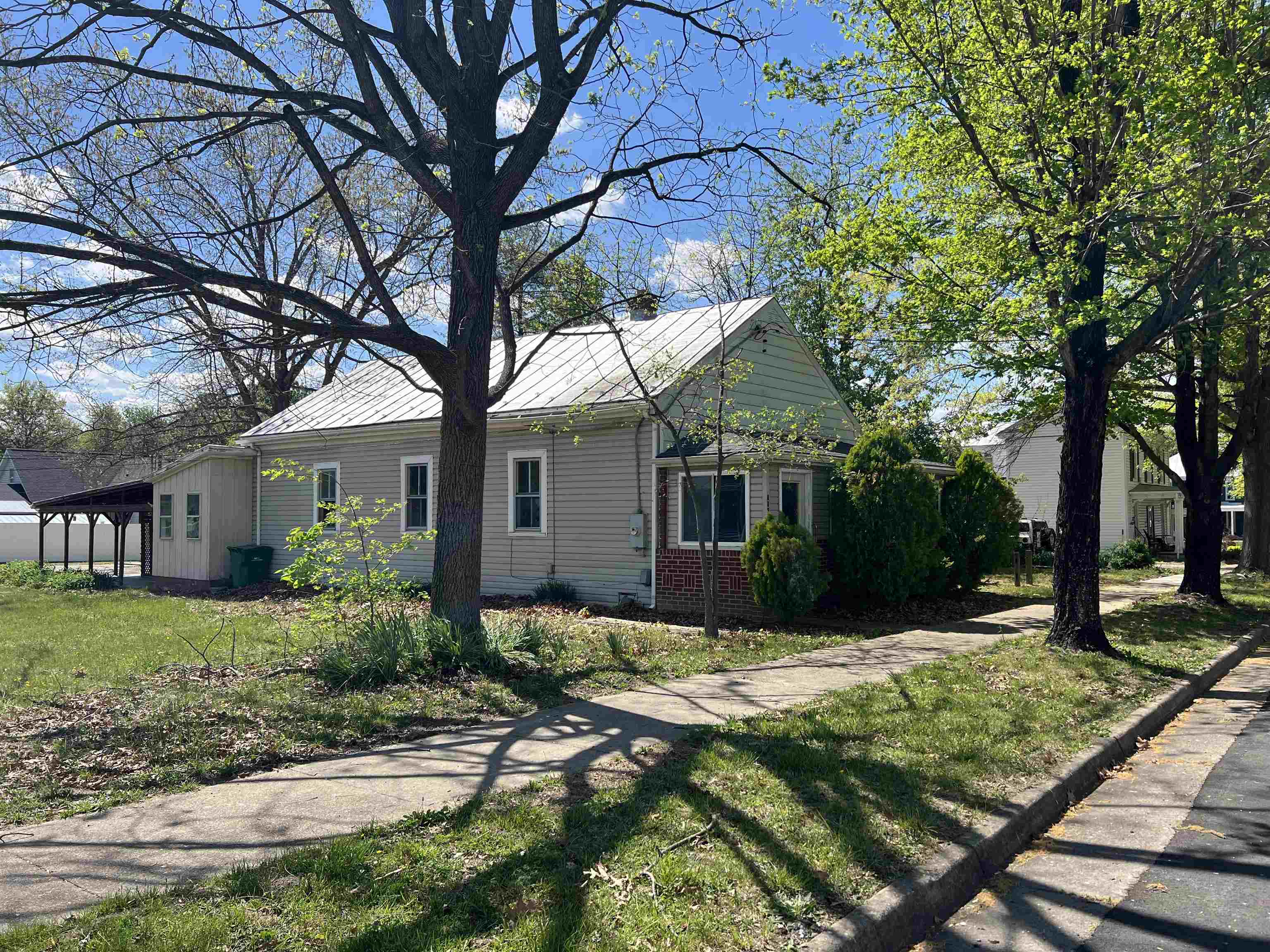 203 6TH ST, GROTTOES, Virginia 24441, 3 Bedrooms Bedrooms, ,1 BathroomBathrooms,Residential,203 6TH ST,676021 MLS # 676021