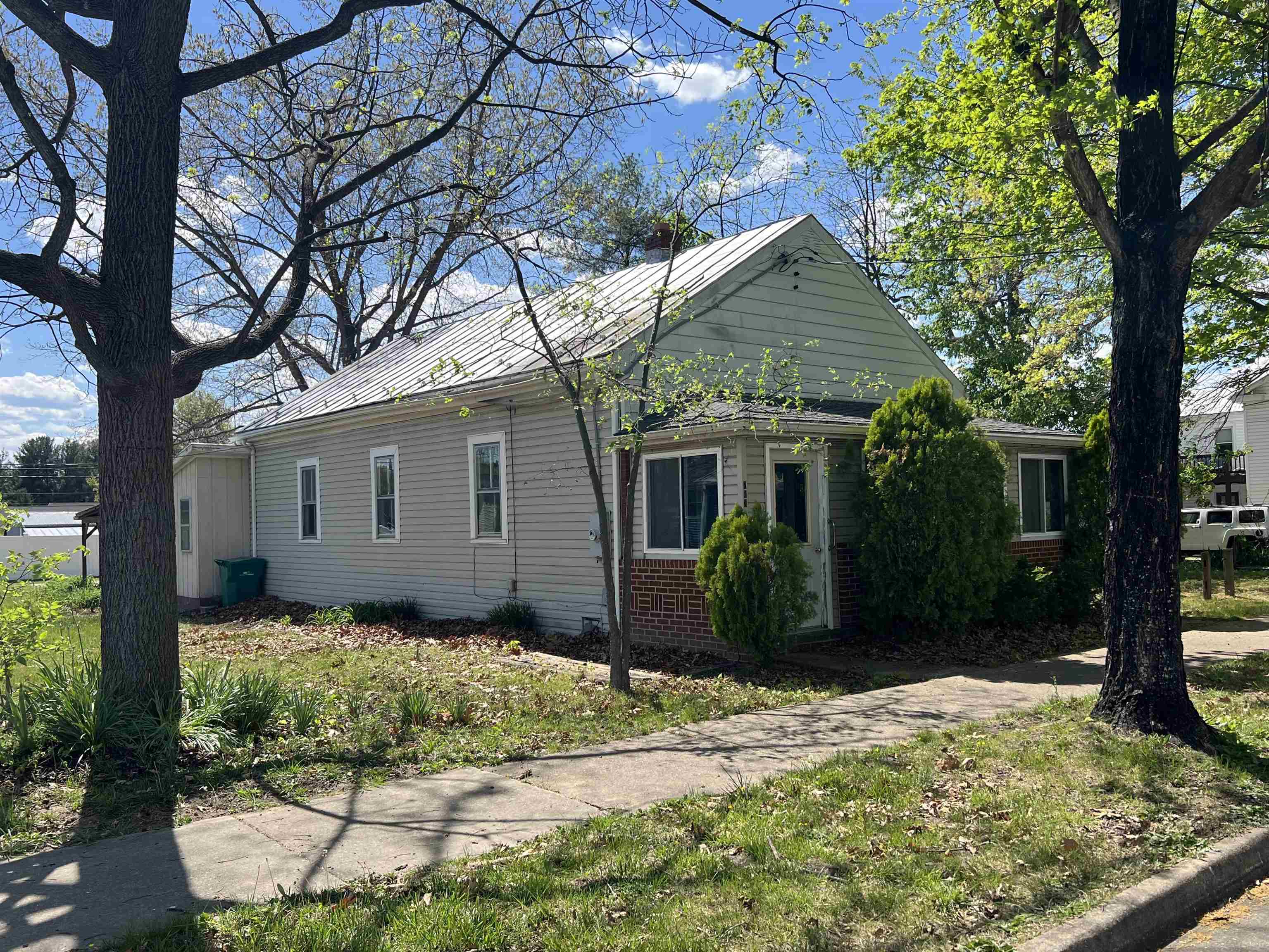 203 6TH ST, GROTTOES, Virginia 24441, 3 Bedrooms Bedrooms, ,1 BathroomBathrooms,Residential,203 6TH ST,676021 MLS # 676021