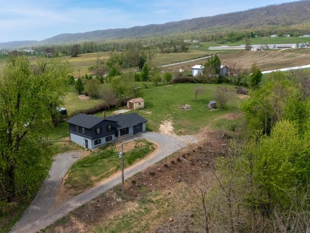 7149 JOSEPH FUNK LN, SINGERS GLEN, Virginia 22850, 4 Bedrooms Bedrooms, ,3 BathroomsBathrooms,Residential,7149 JOSEPH FUNK LN,676022 MLS # 676022