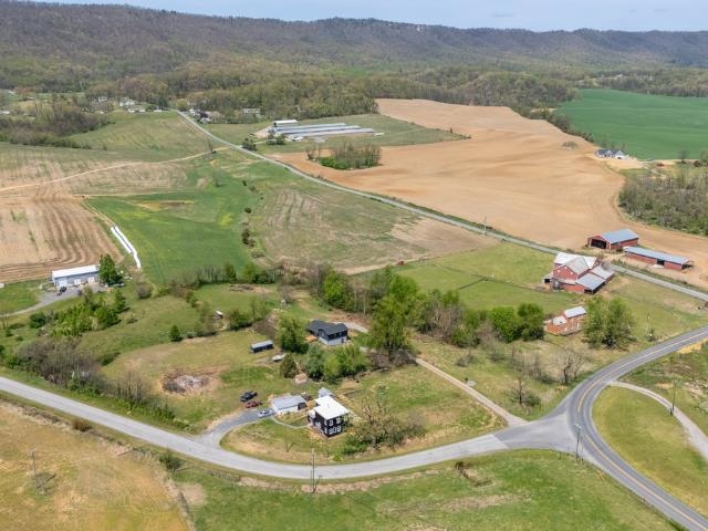 7149 JOSEPH FUNK LN, SINGERS GLEN, Virginia 22850, 4 Bedrooms Bedrooms, ,3 BathroomsBathrooms,Residential,7149 JOSEPH FUNK LN,676022 MLS # 676022