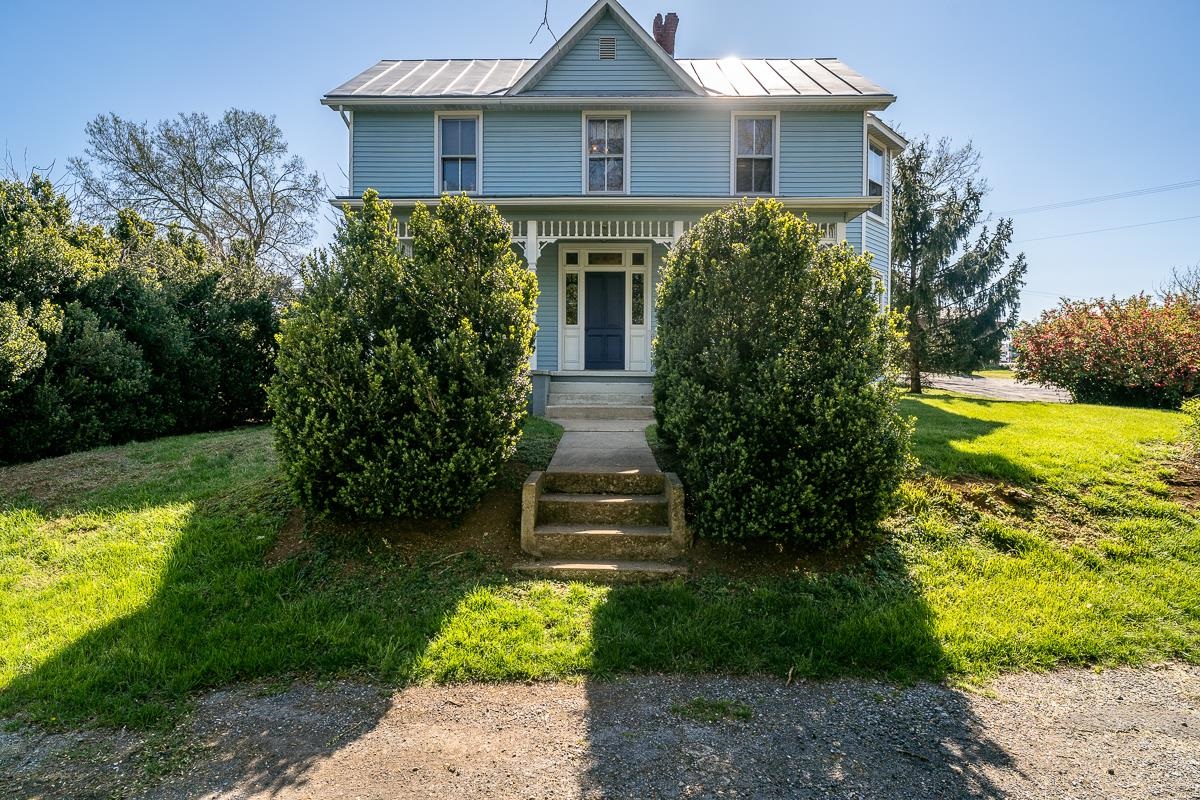 133 W SPRINGBROOK RD, BROADWAY, Virginia 22815, 4 Bedrooms Bedrooms, ,1 BathroomBathrooms,Residential,133 W SPRINGBROOK RD,676024 MLS # 676024