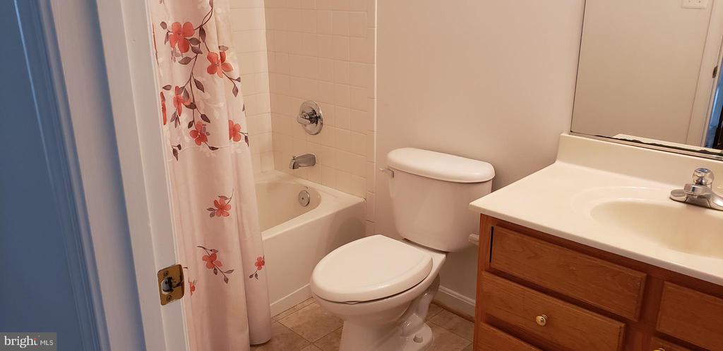 863 FOX DEN RD, CULPEPER, Virginia 22701, 4 Bedrooms Bedrooms, ,2 BathroomsBathrooms,Residential,863 FOX DEN RD,VACU2013278 MLS # VACU2013278