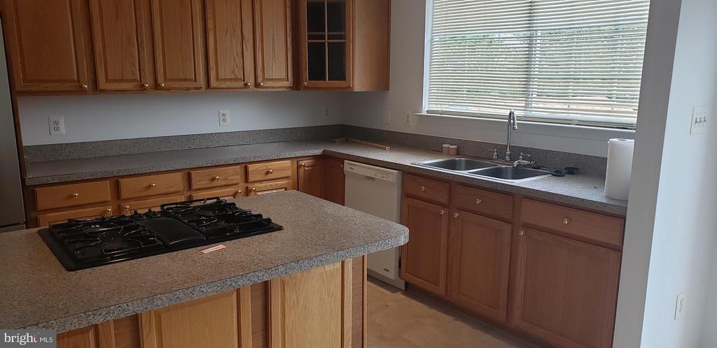 863 FOX DEN RD, CULPEPER, Virginia 22701, 4 Bedrooms Bedrooms, ,2 BathroomsBathrooms,Residential,863 FOX DEN RD,VACU2013278 MLS # VACU2013278