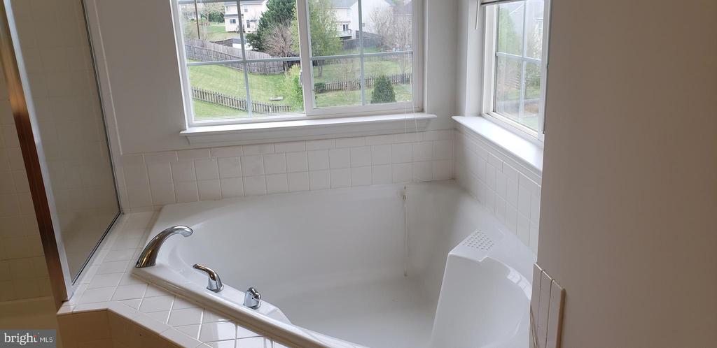 863 FOX DEN RD, CULPEPER, Virginia 22701, 4 Bedrooms Bedrooms, ,2 BathroomsBathrooms,Residential,863 FOX DEN RD,VACU2013278 MLS # VACU2013278