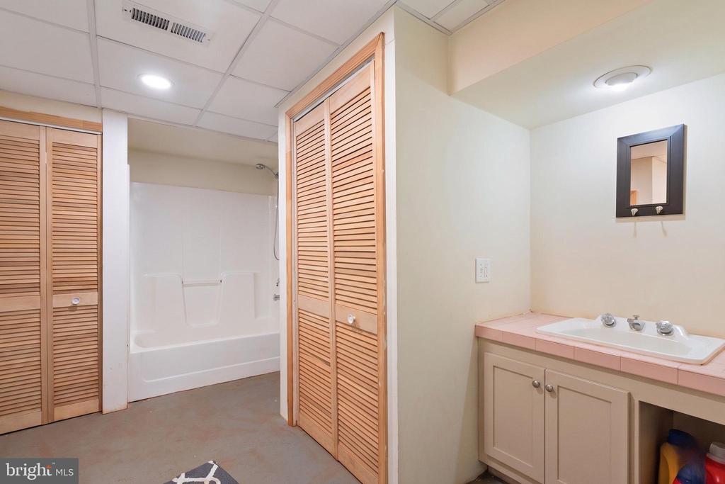 10485 CEDAR HILL RD, GORDONSVILLE, Virginia 22942, 4 Bedrooms Bedrooms, ,3 BathroomsBathrooms,Residential,10485 CEDAR HILL RD,VAOR2013700 MLS # VAOR2013700