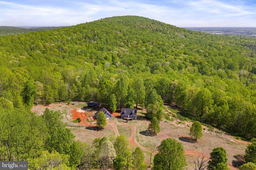 10485 CEDAR HILL RD, GORDONSVILLE, Virginia 22942, 4 Bedrooms Bedrooms, ,3 BathroomsBathrooms,Residential,10485 CEDAR HILL RD,VAOR2013700 MLS # VAOR2013700