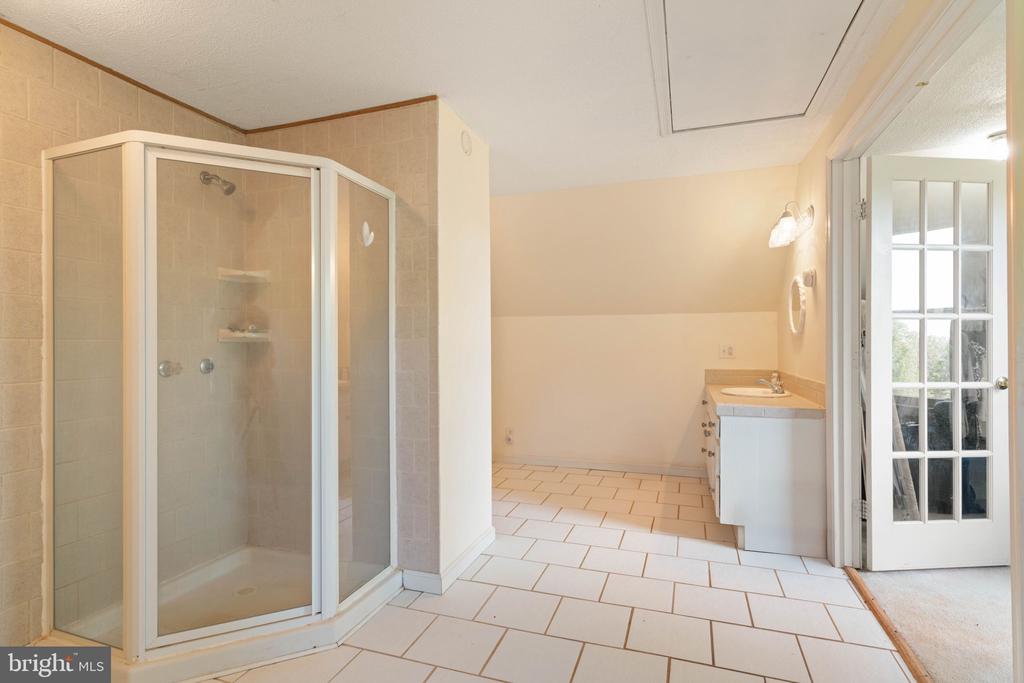 10485 CEDAR HILL RD, GORDONSVILLE, Virginia 22942, 4 Bedrooms Bedrooms, ,3 BathroomsBathrooms,Residential,10485 CEDAR HILL RD,VAOR2013700 MLS # VAOR2013700