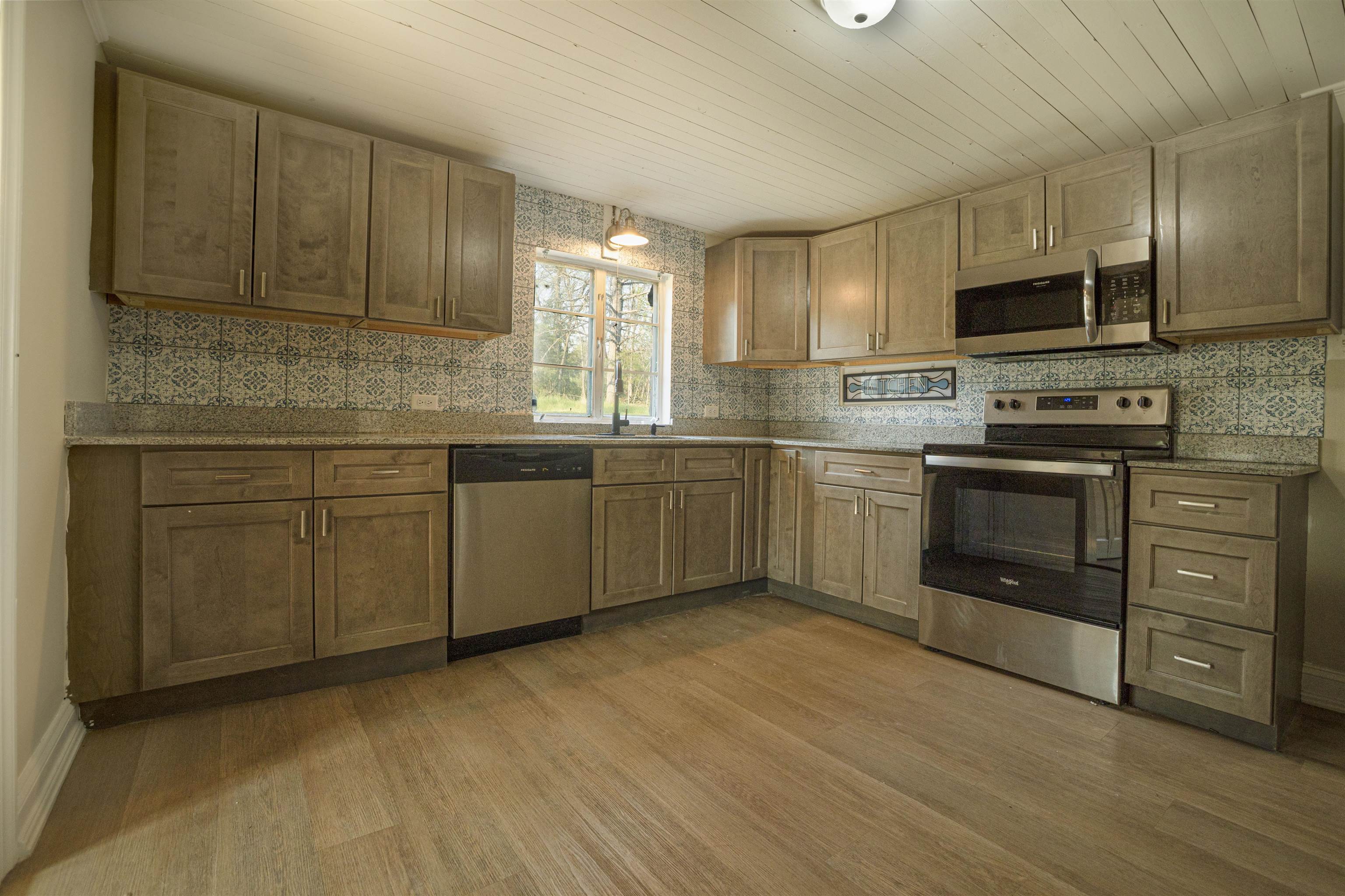 1641 SMITHLAND RD, HARRISONBURG, Virginia 22802, 3 Bedrooms Bedrooms, ,2 BathroomsBathrooms,Residential,1641 SMITHLAND RD,675569 MLS # 675569