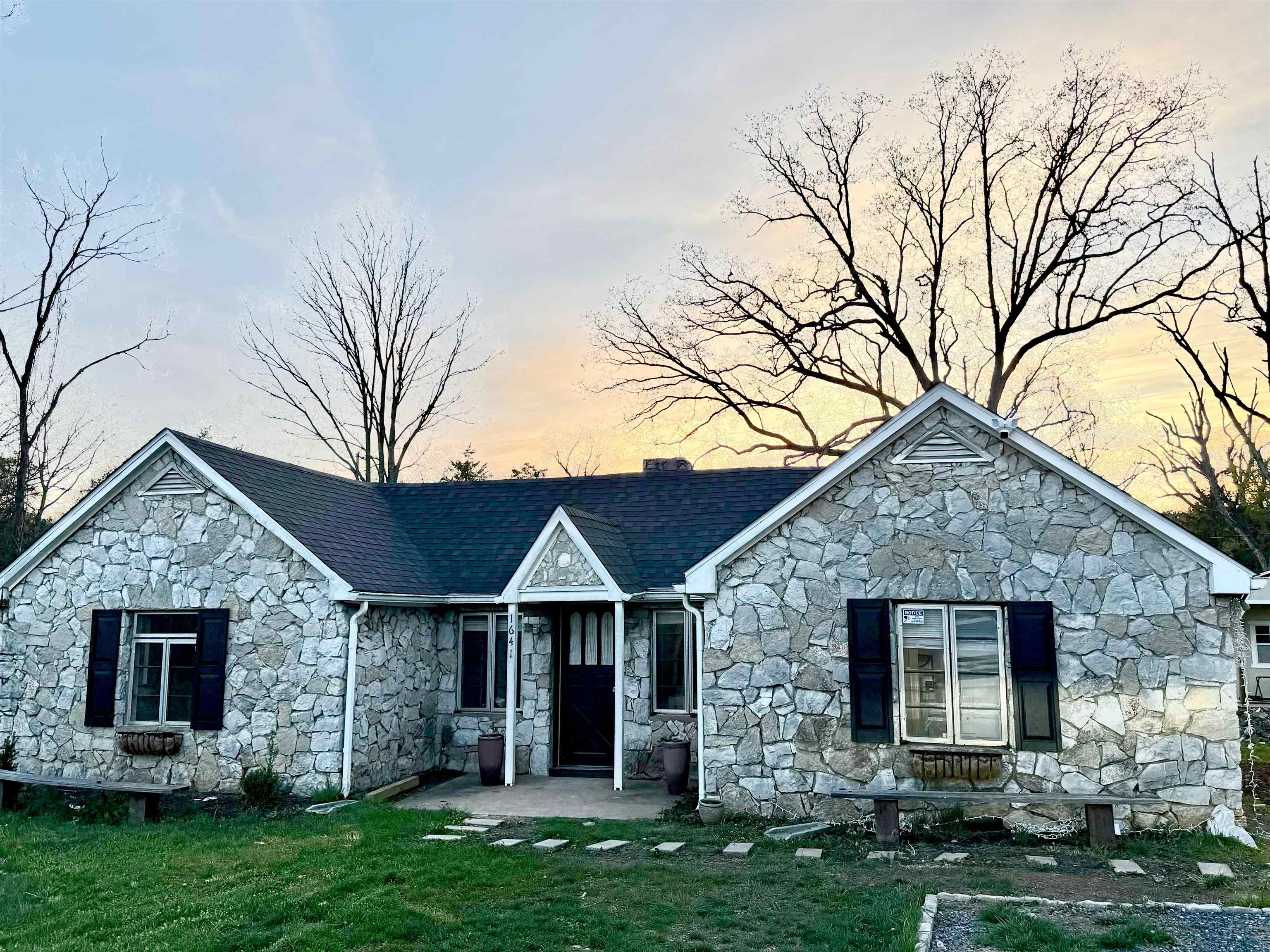 1641 SMITHLAND RD, HARRISONBURG, Virginia 22802, 3 Bedrooms Bedrooms, ,2 BathroomsBathrooms,Residential,1641 SMITHLAND RD,675569 MLS # 675569