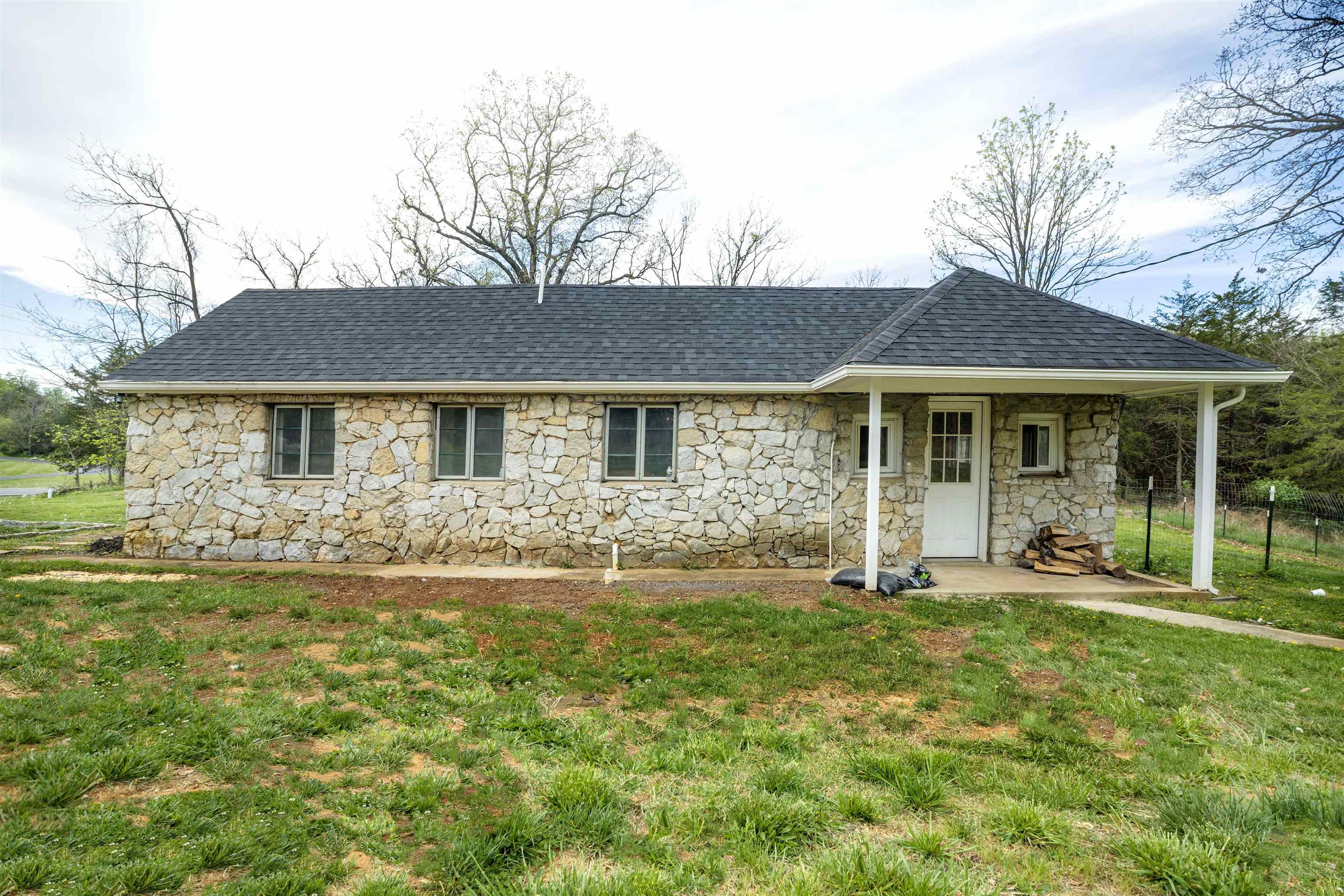 1641 SMITHLAND RD, HARRISONBURG, Virginia 22802, 3 Bedrooms Bedrooms, ,2 BathroomsBathrooms,Residential,1641 SMITHLAND RD,675569 MLS # 675569