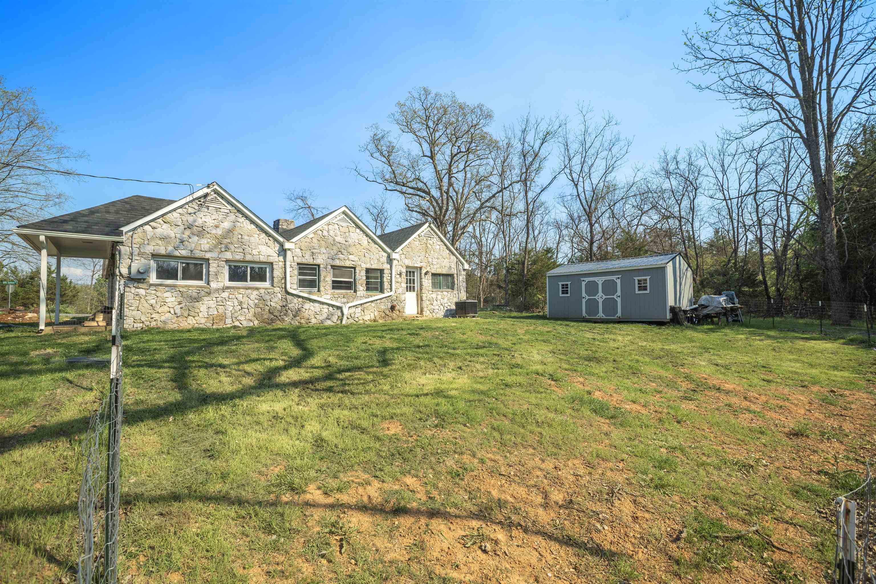 1641 SMITHLAND RD, HARRISONBURG, Virginia 22802, 3 Bedrooms Bedrooms, ,2 BathroomsBathrooms,Residential,1641 SMITHLAND RD,675569 MLS # 675569