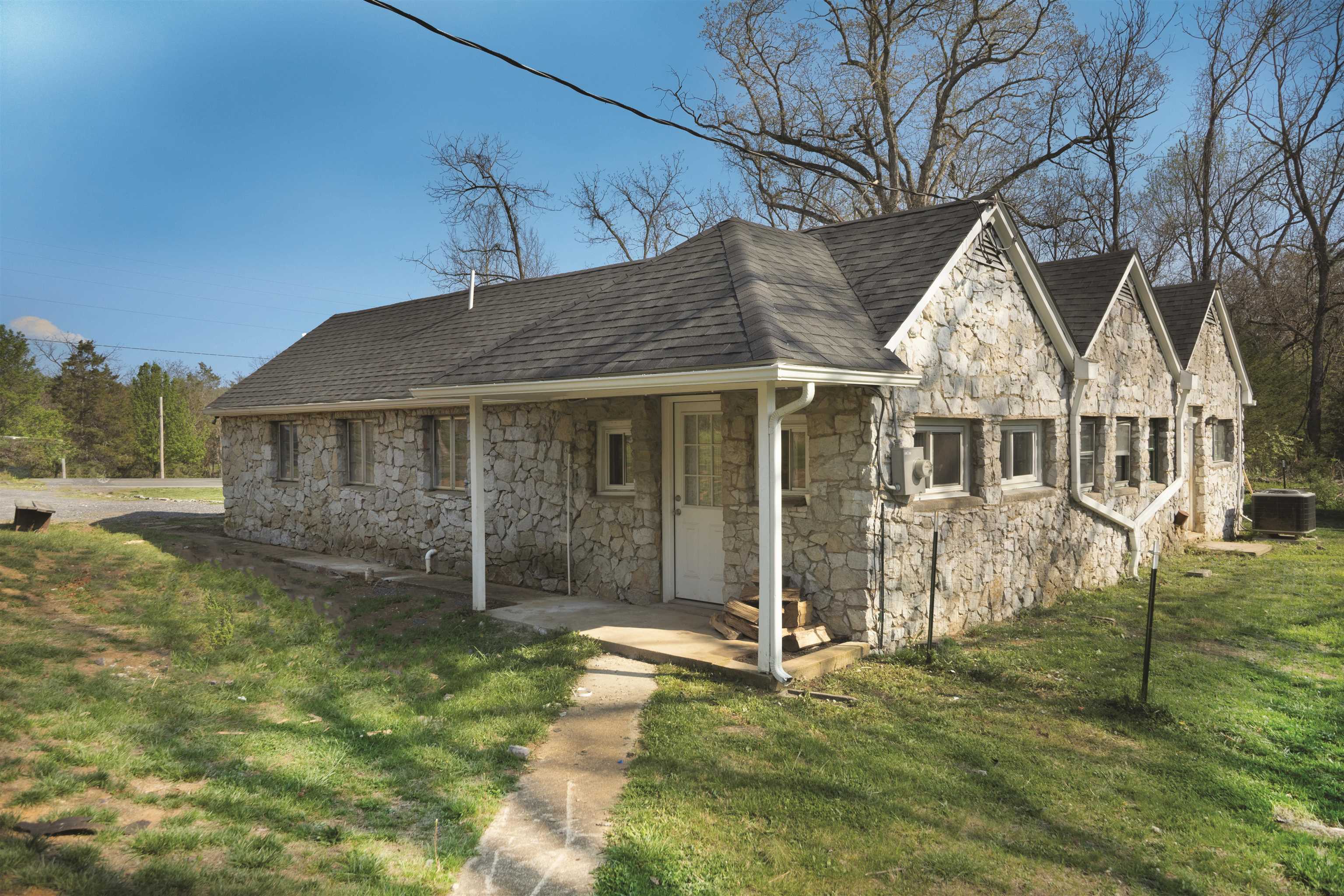 1641 SMITHLAND RD, HARRISONBURG, Virginia 22802, 3 Bedrooms Bedrooms, ,2 BathroomsBathrooms,Residential,1641 SMITHLAND RD,675569 MLS # 675569