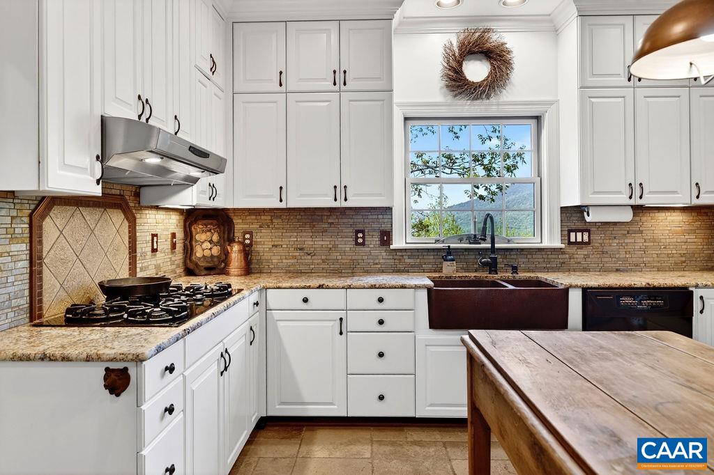 1059 BRYANT MOUNTAIN RD, ROSELAND, Virginia 22967, 3 Bedrooms Bedrooms, ,3 BathroomsBathrooms,Residential,1059 BRYANT MOUNTAIN RD,676025 MLS # 676025