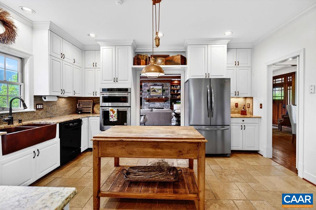 1059 BRYANT MOUNTAIN RD, ROSELAND, Virginia 22967, 3 Bedrooms Bedrooms, ,3 BathroomsBathrooms,Residential,1059 BRYANT MOUNTAIN RD,676025 MLS # 676025