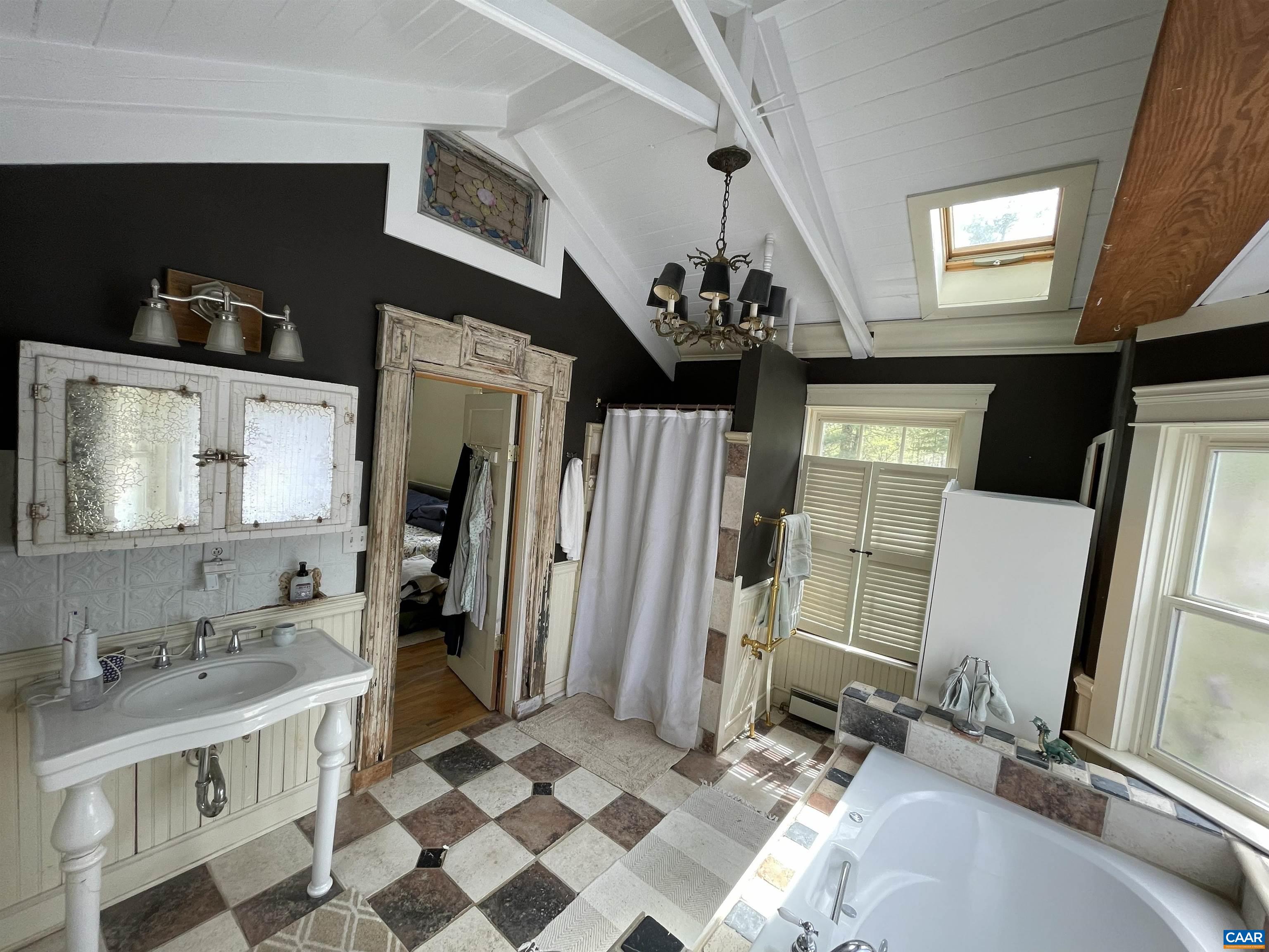 954 OLD LYNCHBURG RD, CHARLOTTESVILLE, Virginia 22903, 4 Bedrooms Bedrooms, ,3 BathroomsBathrooms,Residential,954 OLD LYNCHBURG RD,676027 MLS # 676027