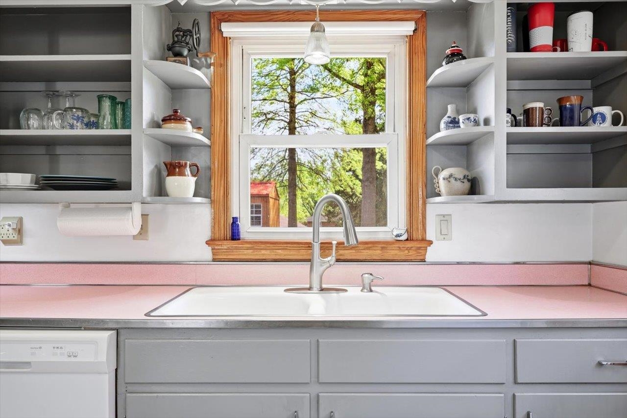 503 RITCHIE BLVD, STAUNTON, Virginia 24401, 3 Bedrooms Bedrooms, ,2 BathroomsBathrooms,Residential,503 RITCHIE BLVD,676028 MLS # 676028