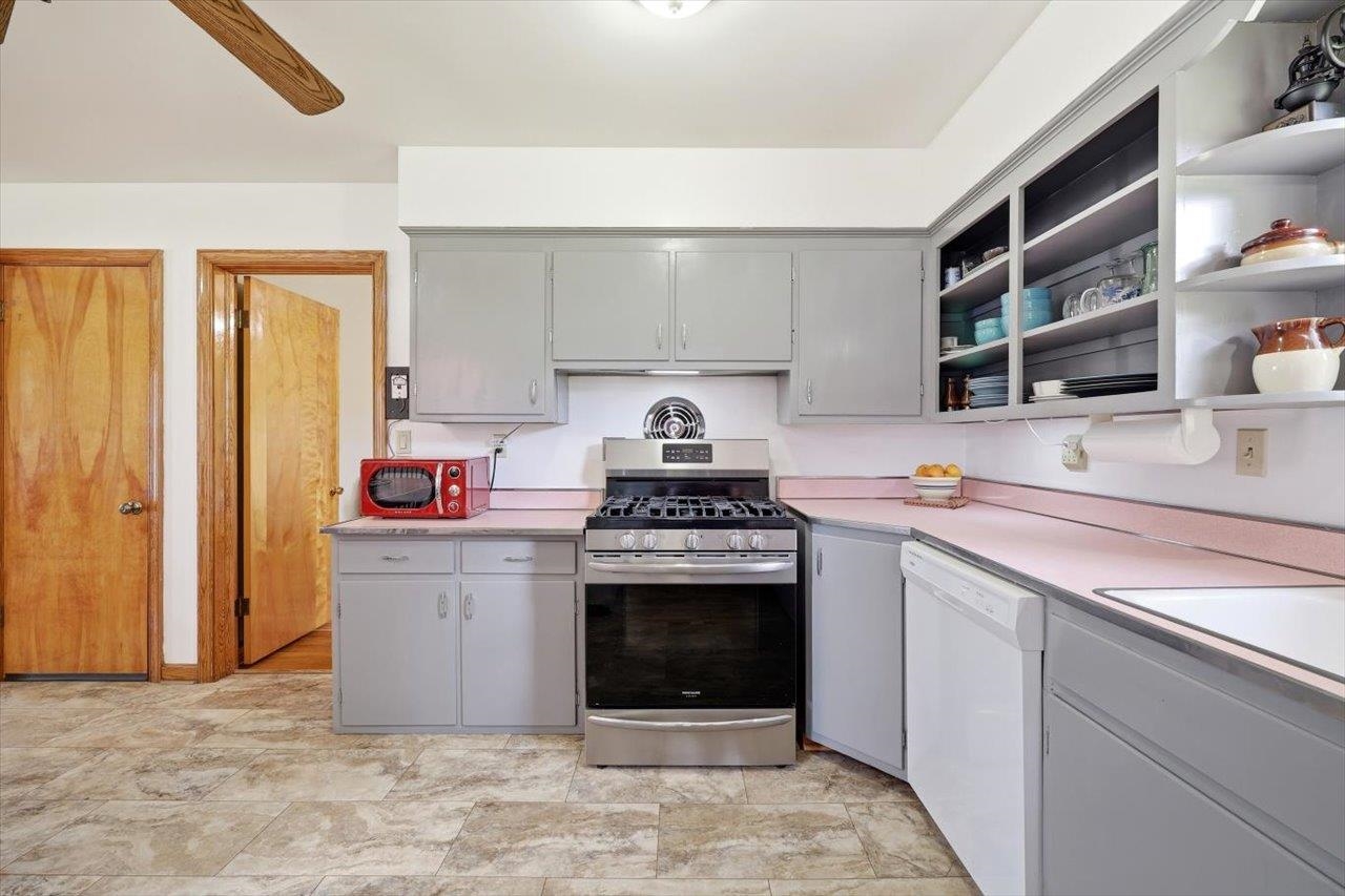 503 RITCHIE BLVD, STAUNTON, Virginia 24401, 3 Bedrooms Bedrooms, ,2 BathroomsBathrooms,Residential,503 RITCHIE BLVD,676028 MLS # 676028