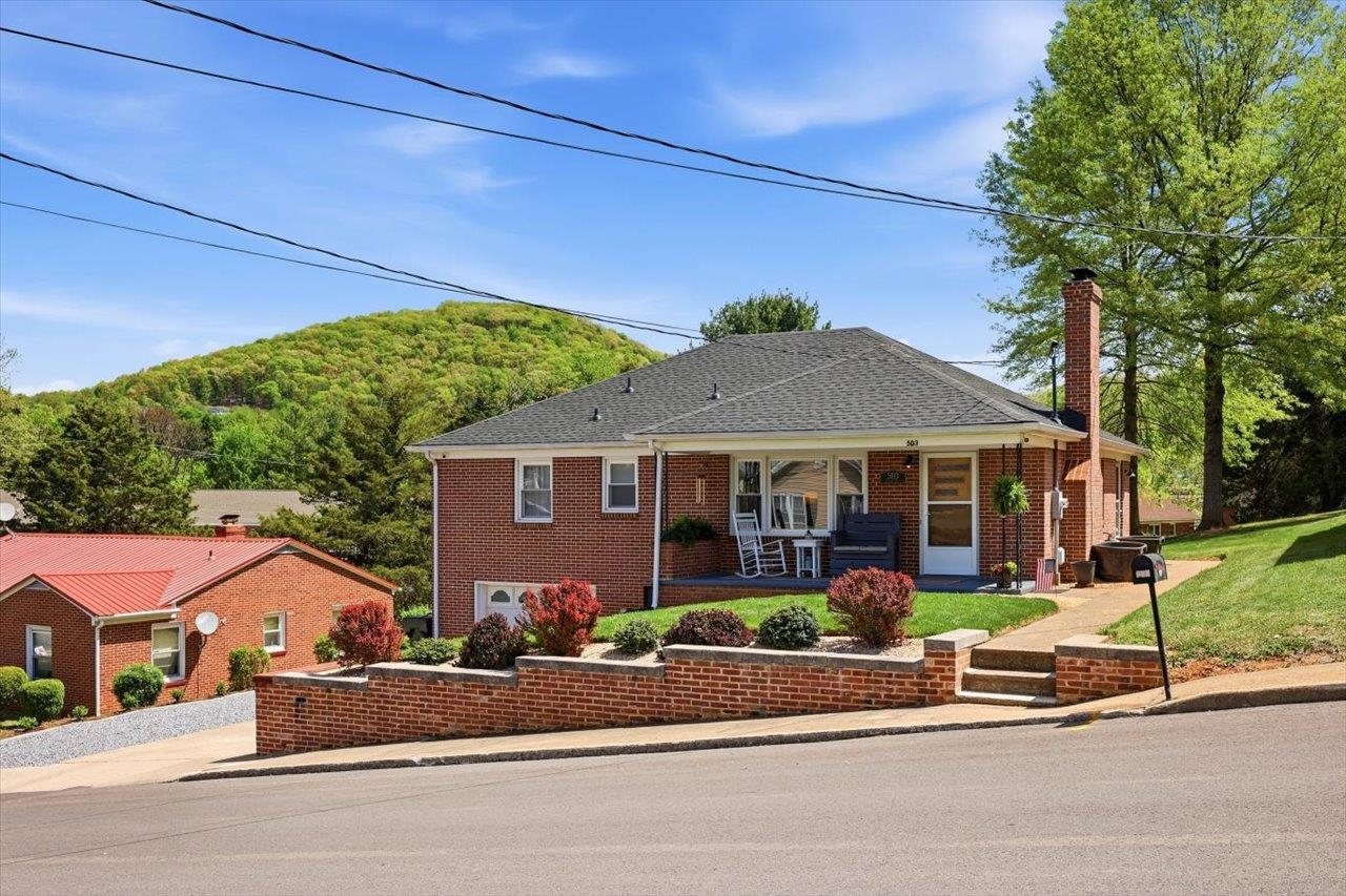 503 RITCHIE BLVD, STAUNTON, Virginia 24401, 3 Bedrooms Bedrooms, ,2 BathroomsBathrooms,Residential,503 RITCHIE BLVD,676028 MLS # 676028