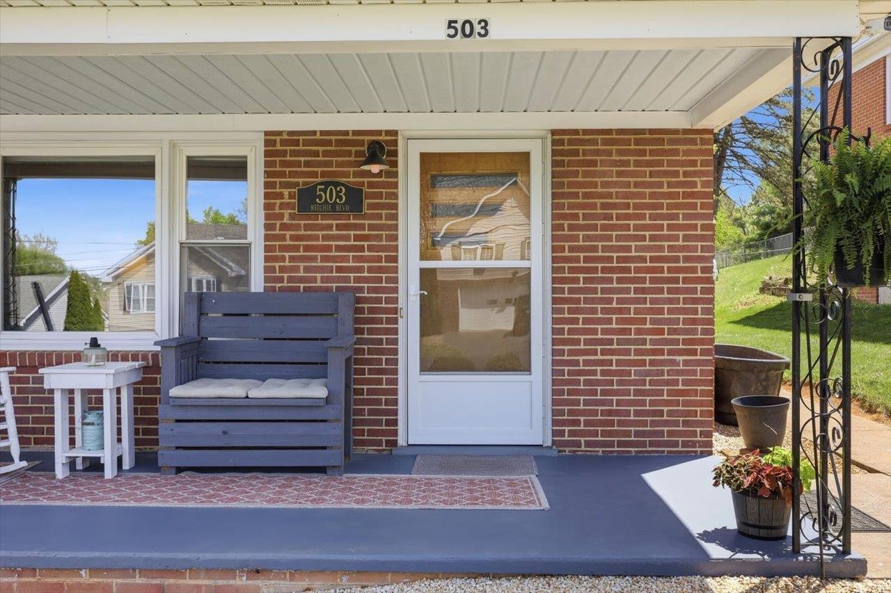 503 RITCHIE BLVD, STAUNTON, Virginia 24401, 3 Bedrooms Bedrooms, ,2 BathroomsBathrooms,Residential,503 RITCHIE BLVD,676028 MLS # 676028