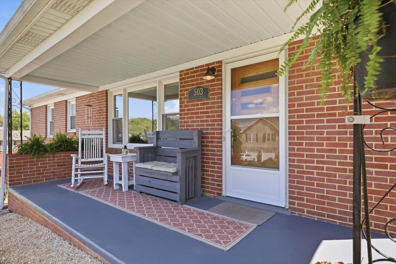 503 RITCHIE BLVD, STAUNTON, Virginia 24401, 3 Bedrooms Bedrooms, ,2 BathroomsBathrooms,Residential,503 RITCHIE BLVD,676028 MLS # 676028