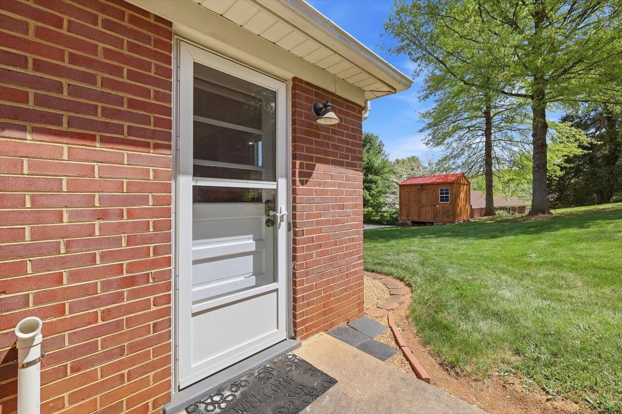 503 RITCHIE BLVD, STAUNTON, Virginia 24401, 3 Bedrooms Bedrooms, ,2 BathroomsBathrooms,Residential,503 RITCHIE BLVD,676028 MLS # 676028